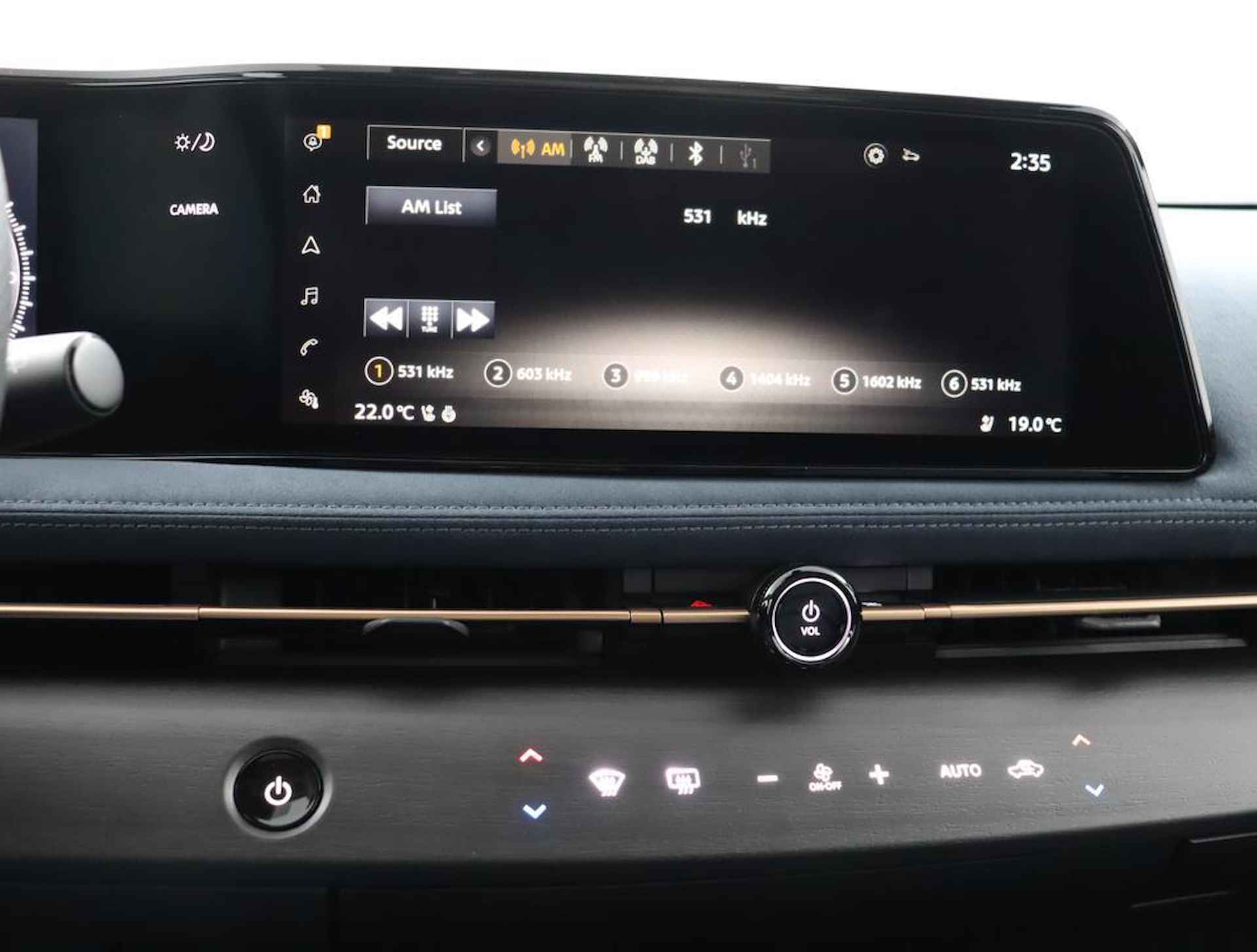 Nissan Ariya Evolve 87 kWh | Kunstlederen/alcantara bekleding | Rondomzicht camera | Draadloos Apple Carplay/ Android Auto | Voor& achter sensoren | Warmtepomp | 120kWh snel laden! | - 13/50