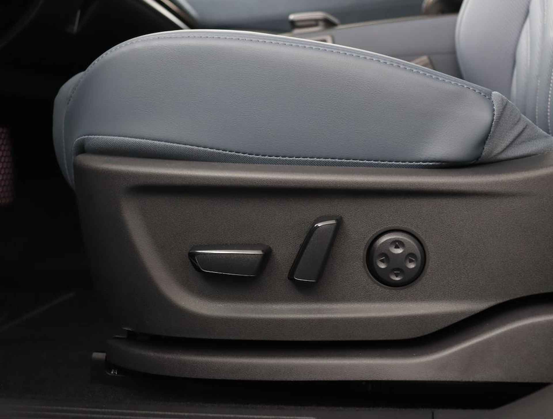 Nissan Ariya Evolve 87 kWh | Kunstlederen/alcantara bekleding | Rondomzicht camera | Draadloos Apple Carplay/ Android Auto | Voor& achter sensoren | Warmtepomp | 120kWh snel laden! | - 35/50