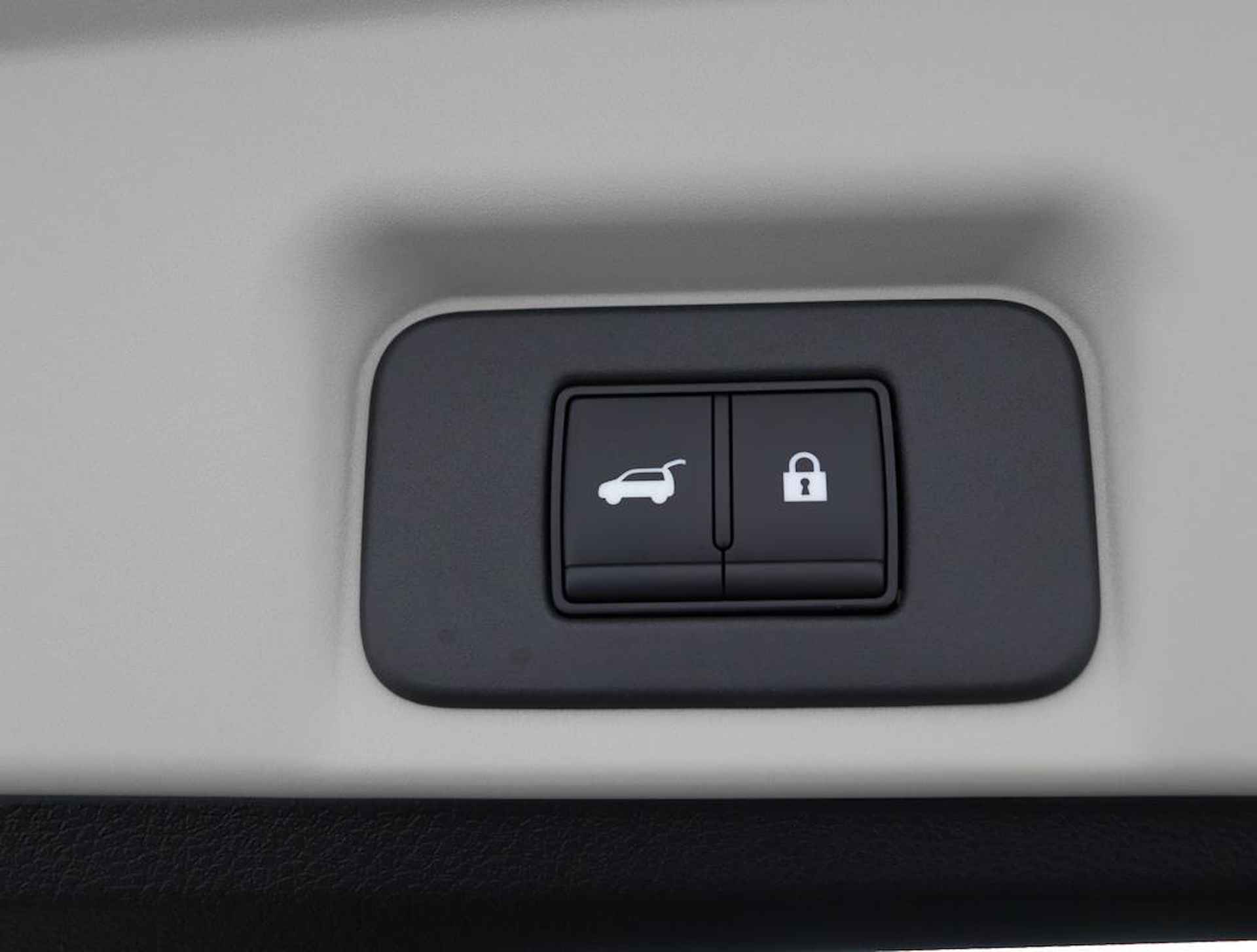 Nissan Ariya Evolve 87 kWh | Kunstlederen/alcantara bekleding | Rondomzicht camera | Draadloos Apple Carplay/ Android Auto | Voor& achter sensoren | Warmtepomp | 120kWh snel laden! | - 36/50