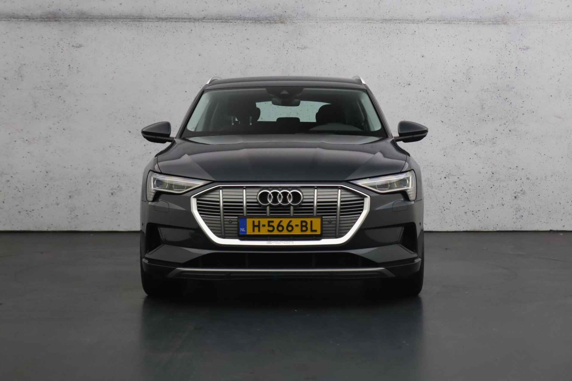 Audi e-tron quattro Launch edition | Lage km stand | Led koplampen | Climate control | Parkeersensoren | Navigatie - 10/31