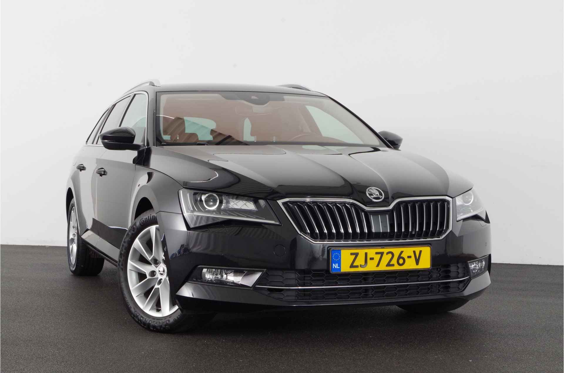 ŠKODA Superb Combi 1.6 TDI Style > Memory stoel/trekhaak/ruitverwarming/camera... - 3/27