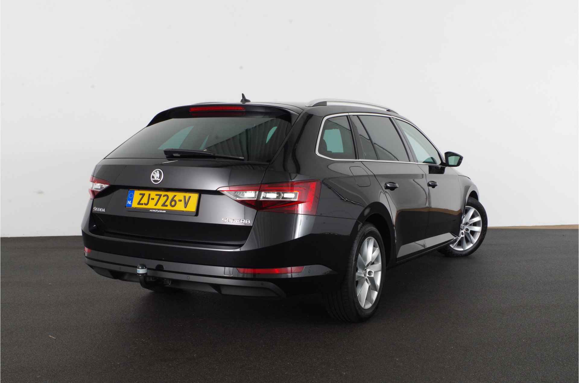 ŠKODA Superb Combi 1.6 TDI Style > Memory stoel/trekhaak/ruitverwarming/camera... - 7/27