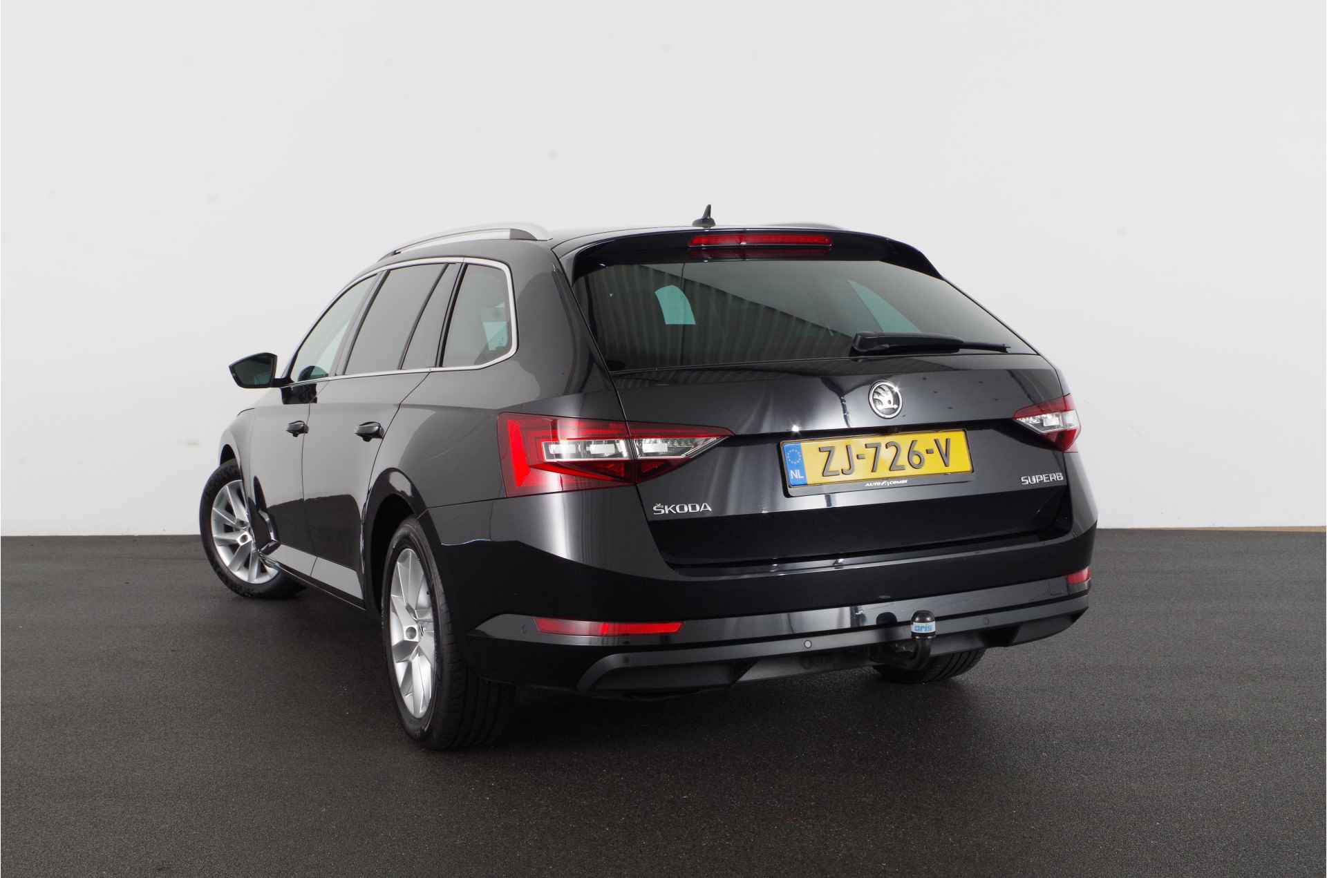 ŠKODA Superb Combi 1.6 TDI Style > Memory stoel/trekhaak/ruitverwarming/camera... - 13/27