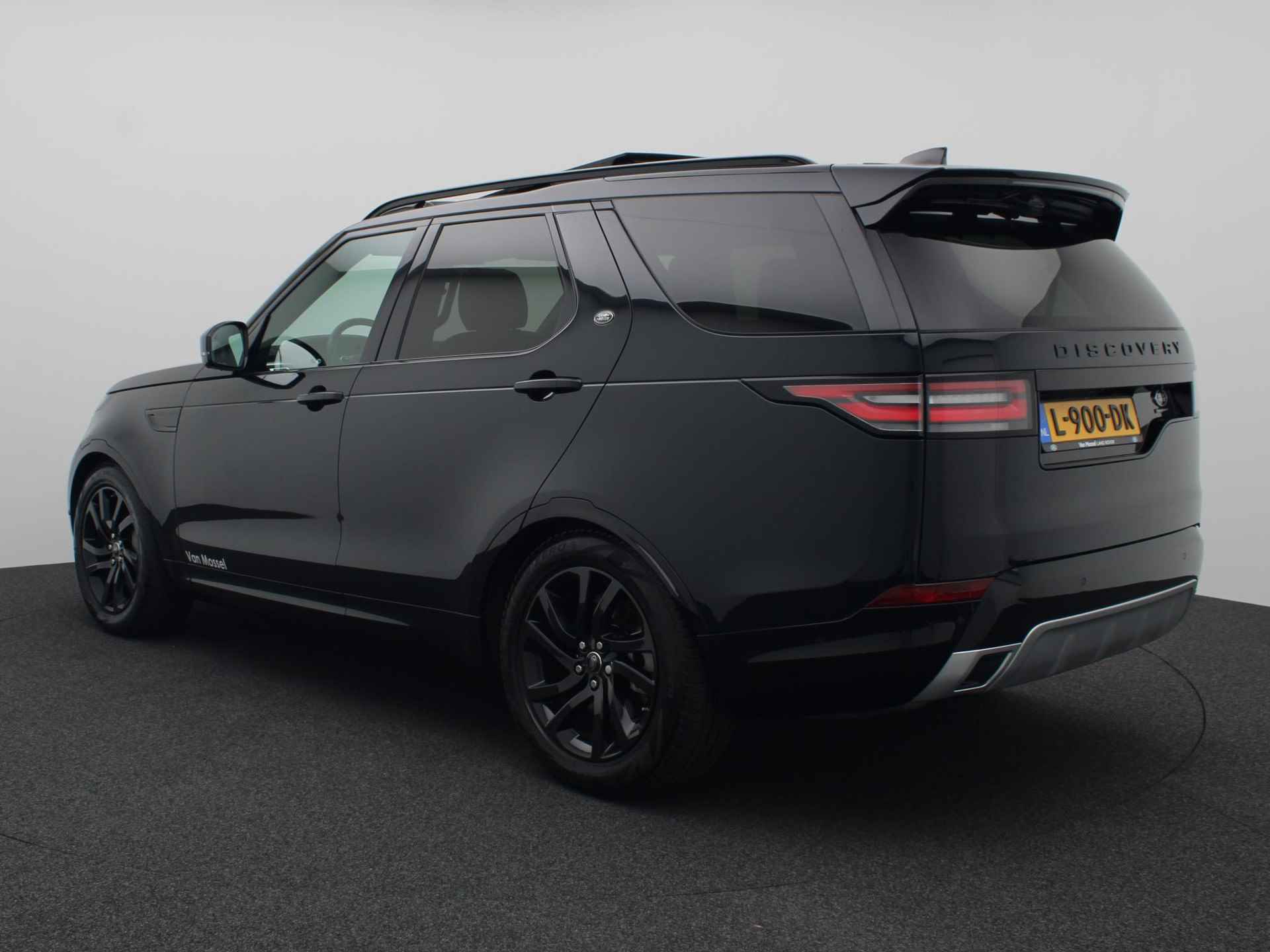 Land Rover Discovery 3.0D 306pk | 7 Persoons | Landmark Edition Dynamic Black Pack | Panorama Dak | NP € 143.308,- - 4/53