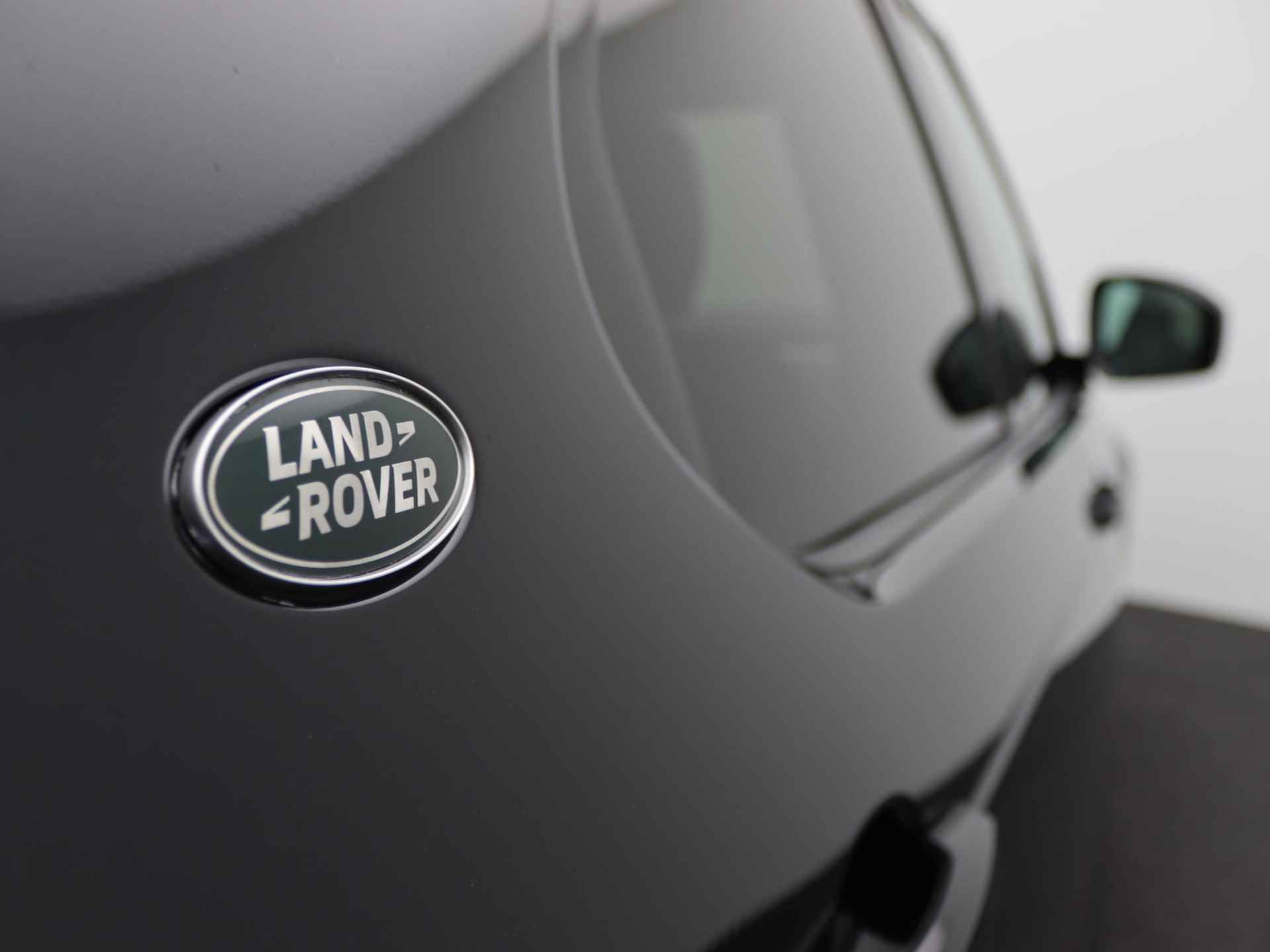 Land Rover Discovery 3.0D 306pk | 7 Persoons | Landmark Edition Dynamic Black Pack | Panorama Dak | NP € 143.308,- - 46/53