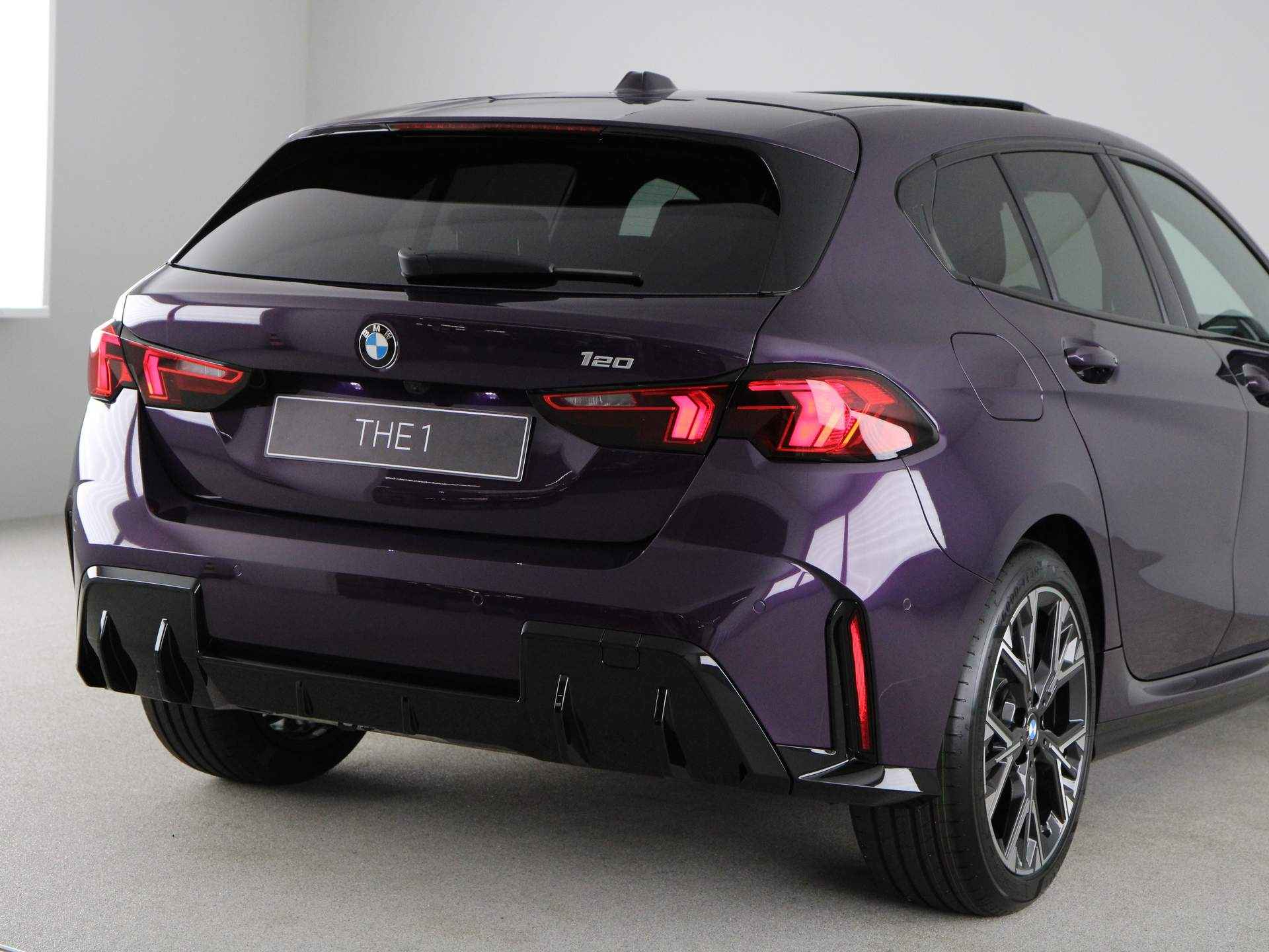 BMW 1 Serie 120i M Sport - 23/28