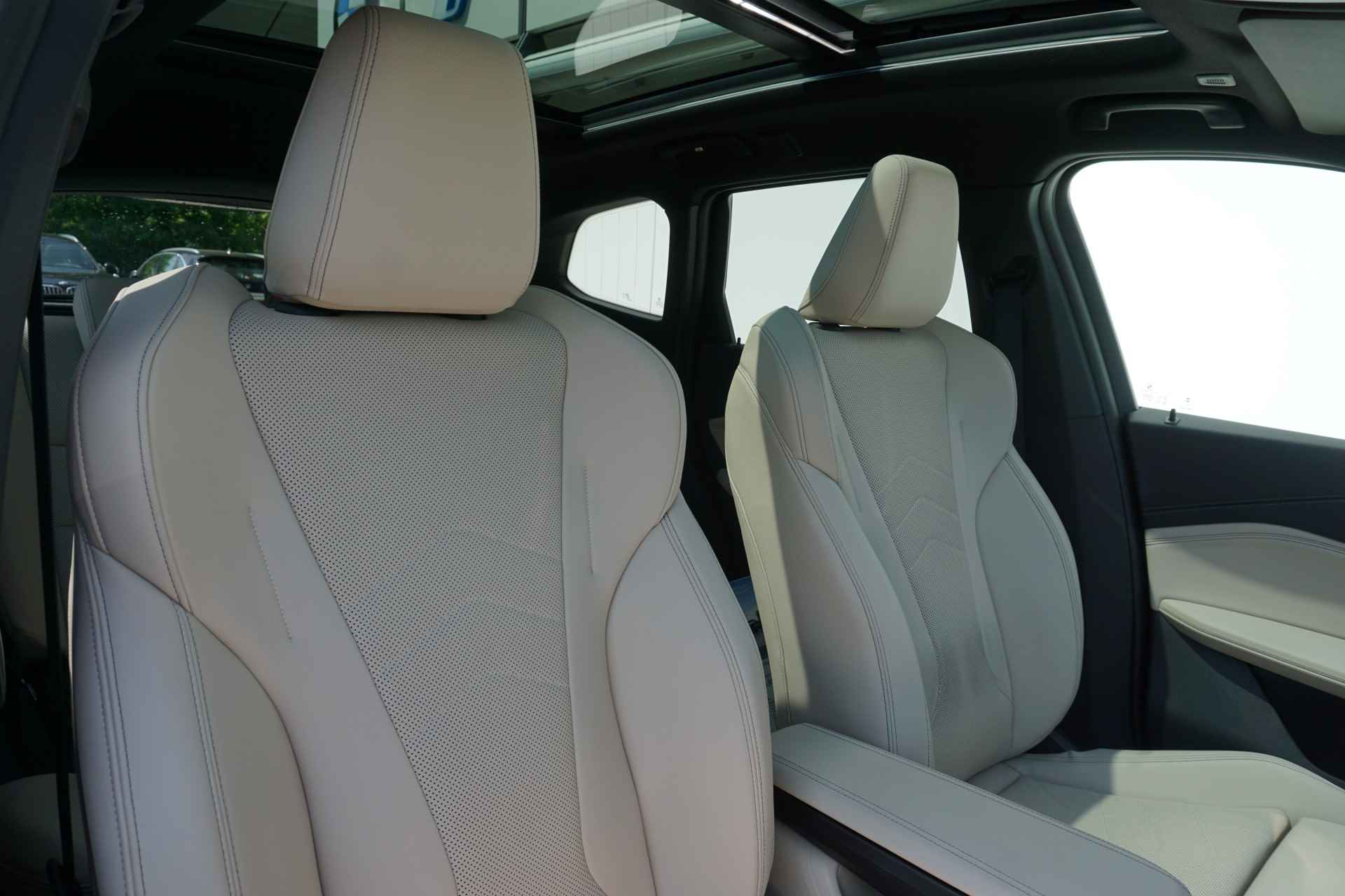 BMW X1 30e xDrive Aut. Innovation Pack / Panoramadak / Driving Assistant Professional / Head-Up Display / Harman Kardon / 20'' LMV - 8/41