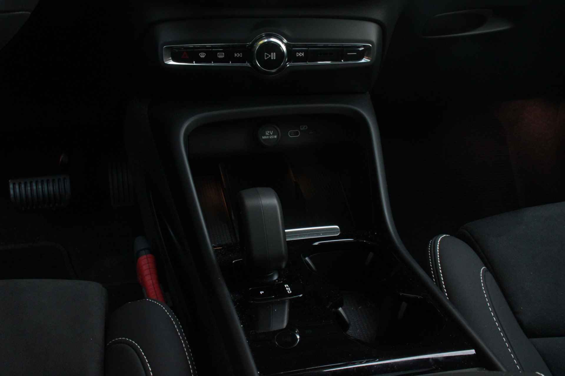 Volvo C40 Single Motor Extended Range Ultimate 82 kWh | 360° Camera | BLIS | Harman/Kardon audio | Memory stoel | Panoramadak | Stuur- en - 22/26