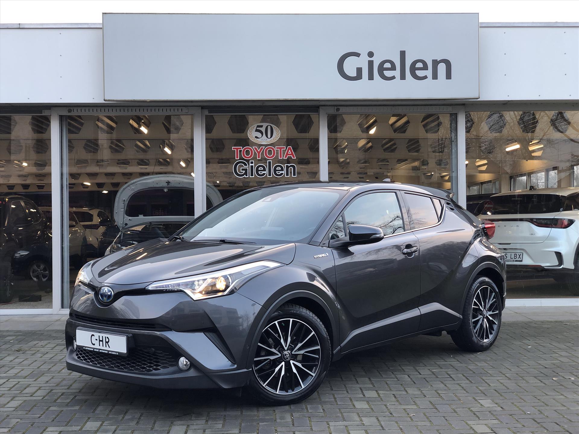 Toyota C-Hr 1.8 Hybrid Style | Navigatie, Dodehoekherkenning, Parkeersensoren, Stoel + Stuurverwarming