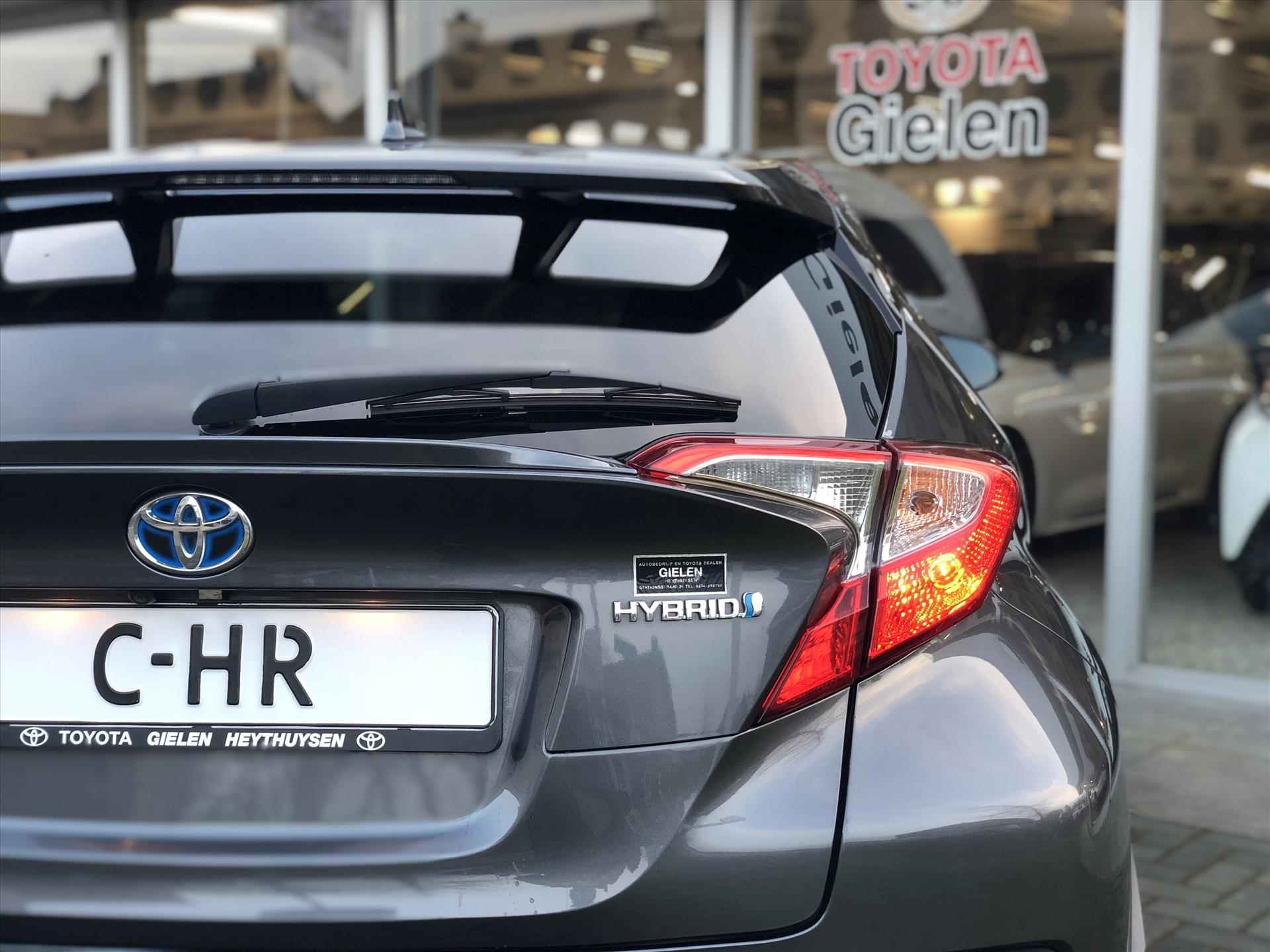 Toyota C-Hr 1.8 Hybrid Style | Navigatie, Dodehoekherkenning, Parkeersensoren, Stoel + Stuurverwarming - 13/37