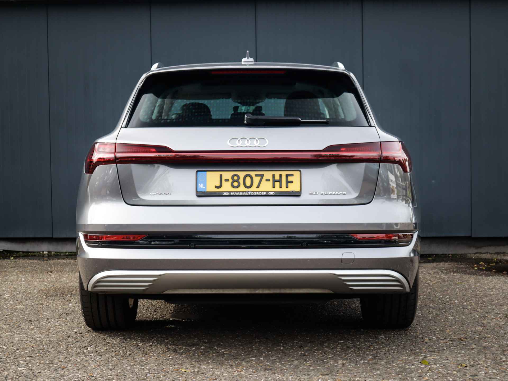 Audi e-tron e-tron 50 quattro Launch edition plus 71 kWh (313 PK) 1e-Eig, AUDI-Dealer-Onderh. BOVAG-Garantie. NL-AUTO. Leer, Panoramadak, Adaptive-Cruisecontrol, Parkeersensoren-V+A, Navigatie, Bluetooth, Keyless-Start, Stoelverwarming, Licht-Zicht-Pakket, Lm-Velgen-20Inch, Privacy-Glas - 15/42