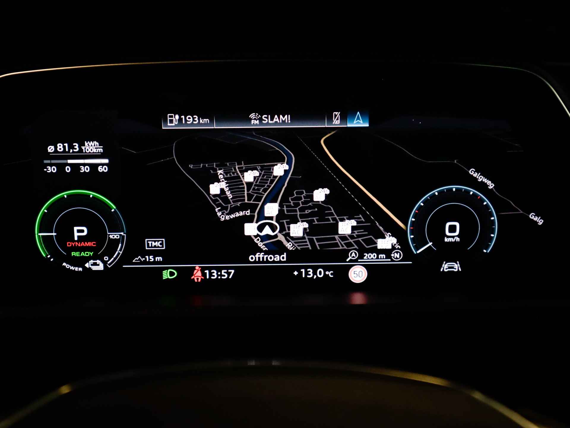 Audi e-tron e-tron 50 quattro Launch edition plus 71 kWh (313 PK) 1e-Eig, AUDI-Dealer-Onderh. BOVAG-Garantie. NL-AUTO. Leer, Panoramadak, Adaptive-Cruisecontrol, Parkeersensoren-V+A, Navigatie, Bluetooth, Keyless-Start, Stoelverwarming, Licht-Zicht-Pakket, Lm-Velgen-20Inch, Privacy-Glas - 39/42