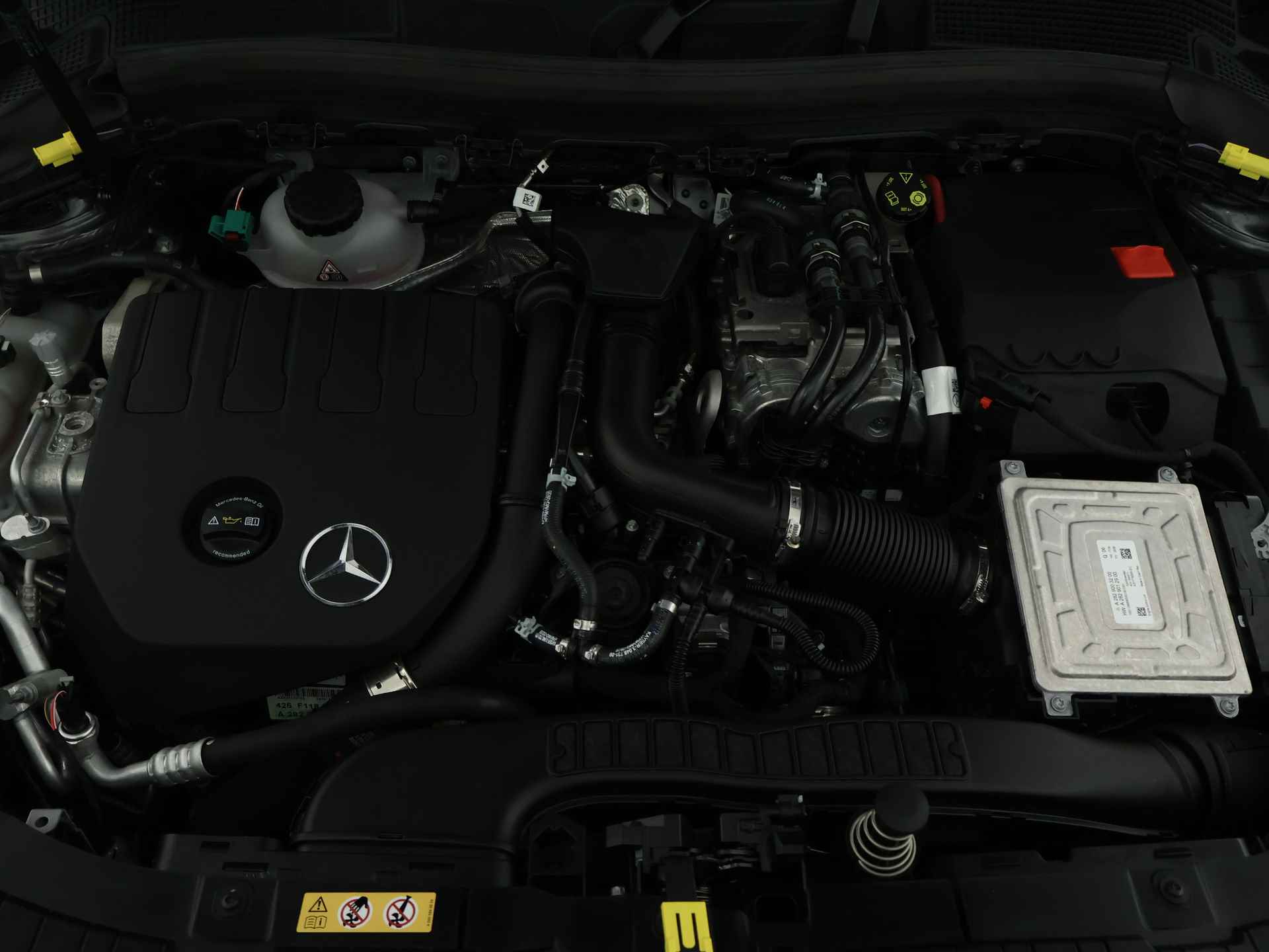 Mercedes-Benz GLA 250 e Business Solution AMG Limited | Lichtmetalen velgen | MBUX wide screen | Parking support | Navigatie | Inclusief 24 maanden MB Certified garantie voor Europa. - 41/45