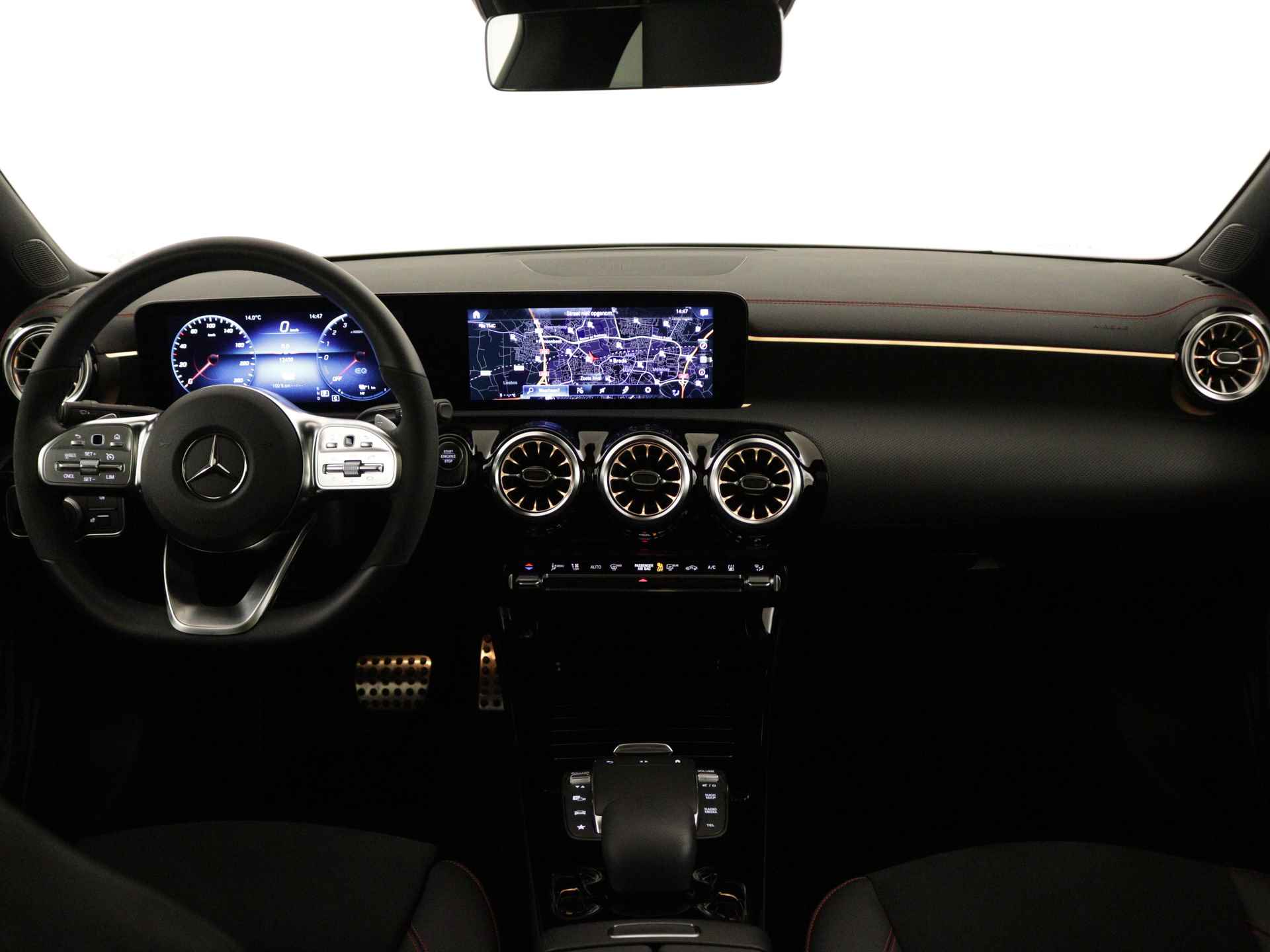 Mercedes-Benz CLA-Klasse 250 e AMG Plug-In Hybride Limited | Panoramadak | Lichtmetalen 5 spaaks AMG velgen | MBUX wide screen | Navigatie | Parking support | Inclusief 24 maanden MB Certified garantie voor Europa. - 6/45