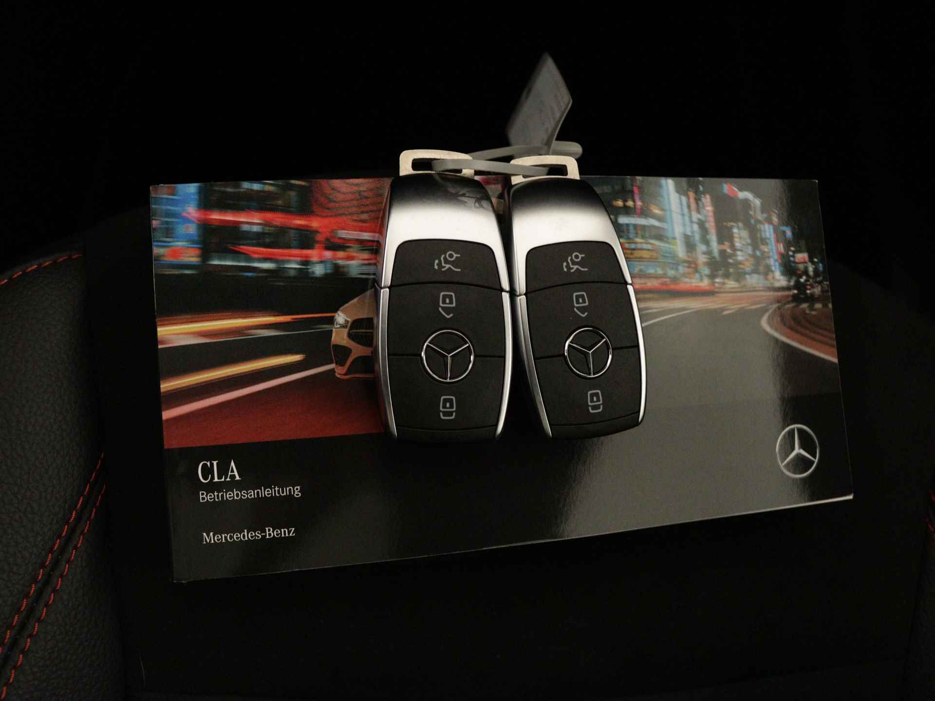 Mercedes-Benz CLA-Klasse 250 e AMG Plug-In Hybride Limited | Panoramadak | Lichtmetalen 5 spaaks AMG velgen | MBUX wide screen | Navigatie | Parking support | Inclusief 24 maanden MB Certified garantie voor Europa. - 14/45