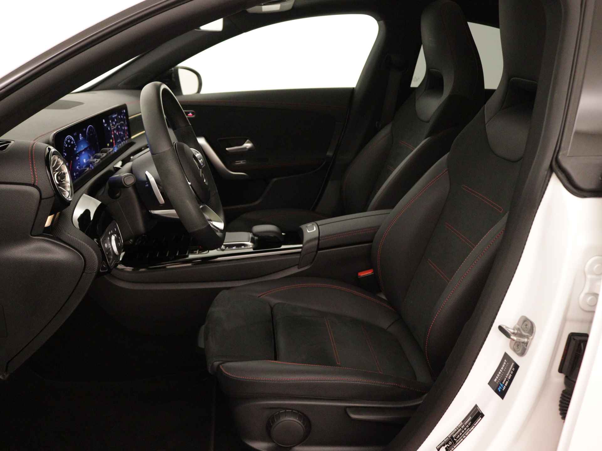 Mercedes-Benz CLA-Klasse 250 e AMG Plug-In Hybride Limited | Panoramadak | Lichtmetalen 5 spaaks AMG velgen | MBUX wide screen | Navigatie | Parking support | Inclusief 24 maanden MB Certified garantie voor Europa. - 20/45