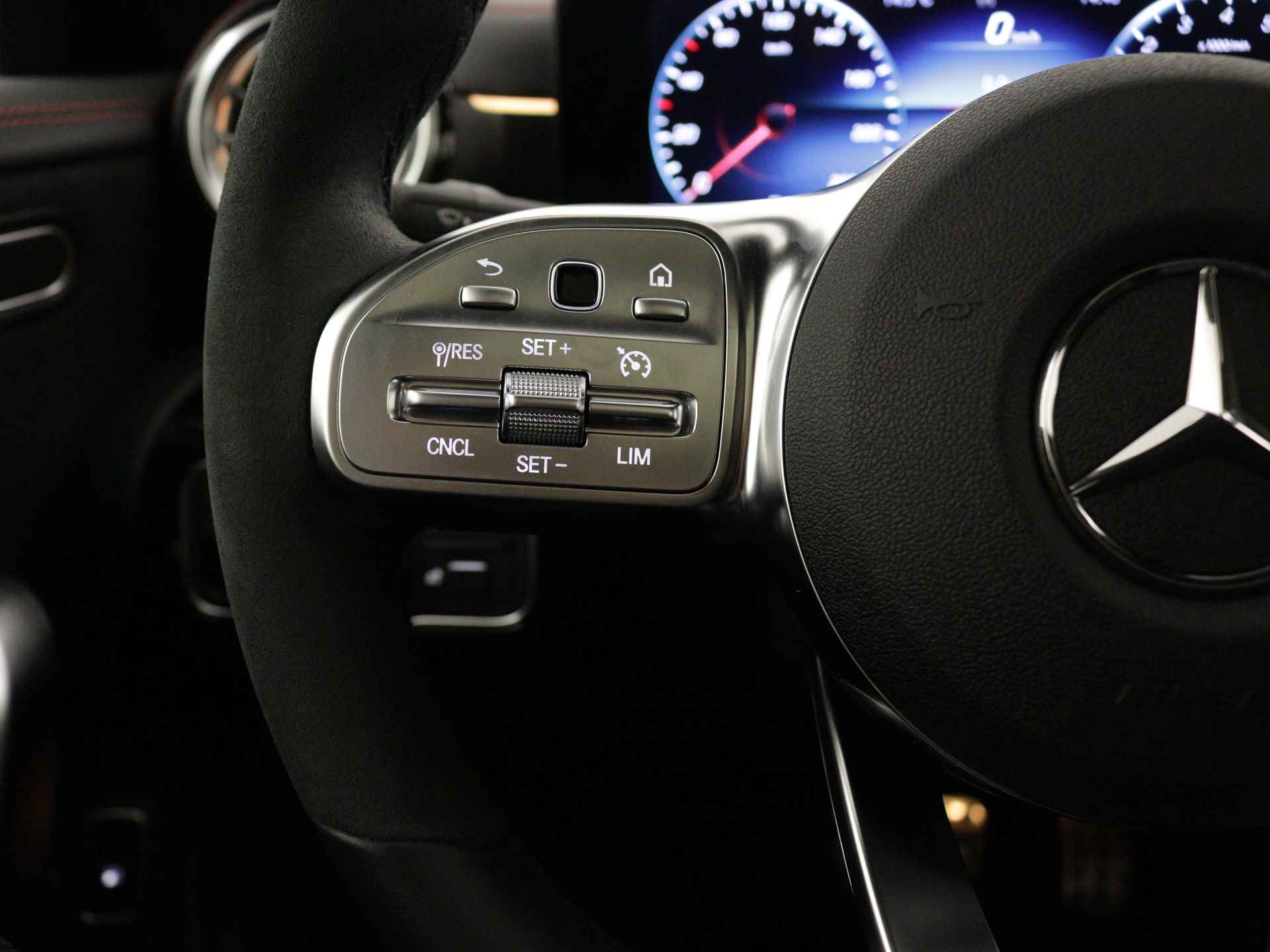 Mercedes-Benz CLA-Klasse 250 e AMG Plug-In Hybride Limited | Panoramadak | Lichtmetalen 5 spaaks AMG velgen | MBUX wide screen | Navigatie | Parking support | Inclusief 24 maanden MB Certified garantie voor Europa. - 23/45