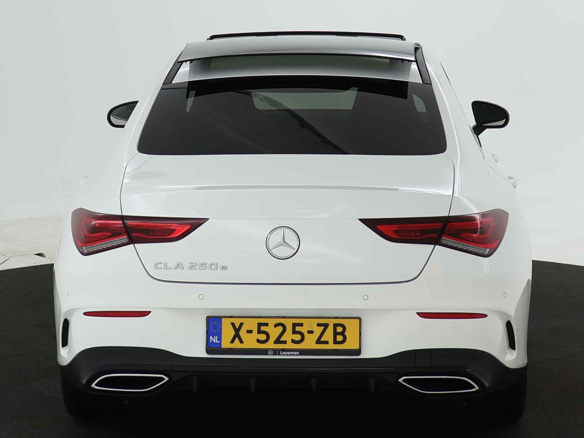 Mercedes-Benz CLA-Klasse 250 e AMG Plug-In Hybride Limited | Panoramadak | Lichtmetalen 5 spaaks AMG velgen | MBUX wide screen | Navigatie | Parking support | Inclusief 24 maanden MB Certified garantie voor Europa. - 30/45