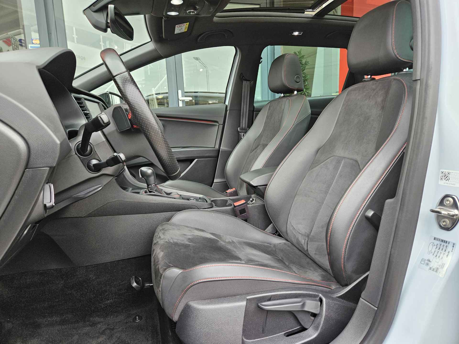 SEAT León ST 1.5 TSI FR Ultimate Edition Black DSG Automaat / Pano / BEATS / Afn. trekhaak / Dynamic Grey / 18'' LMV / - 6/54