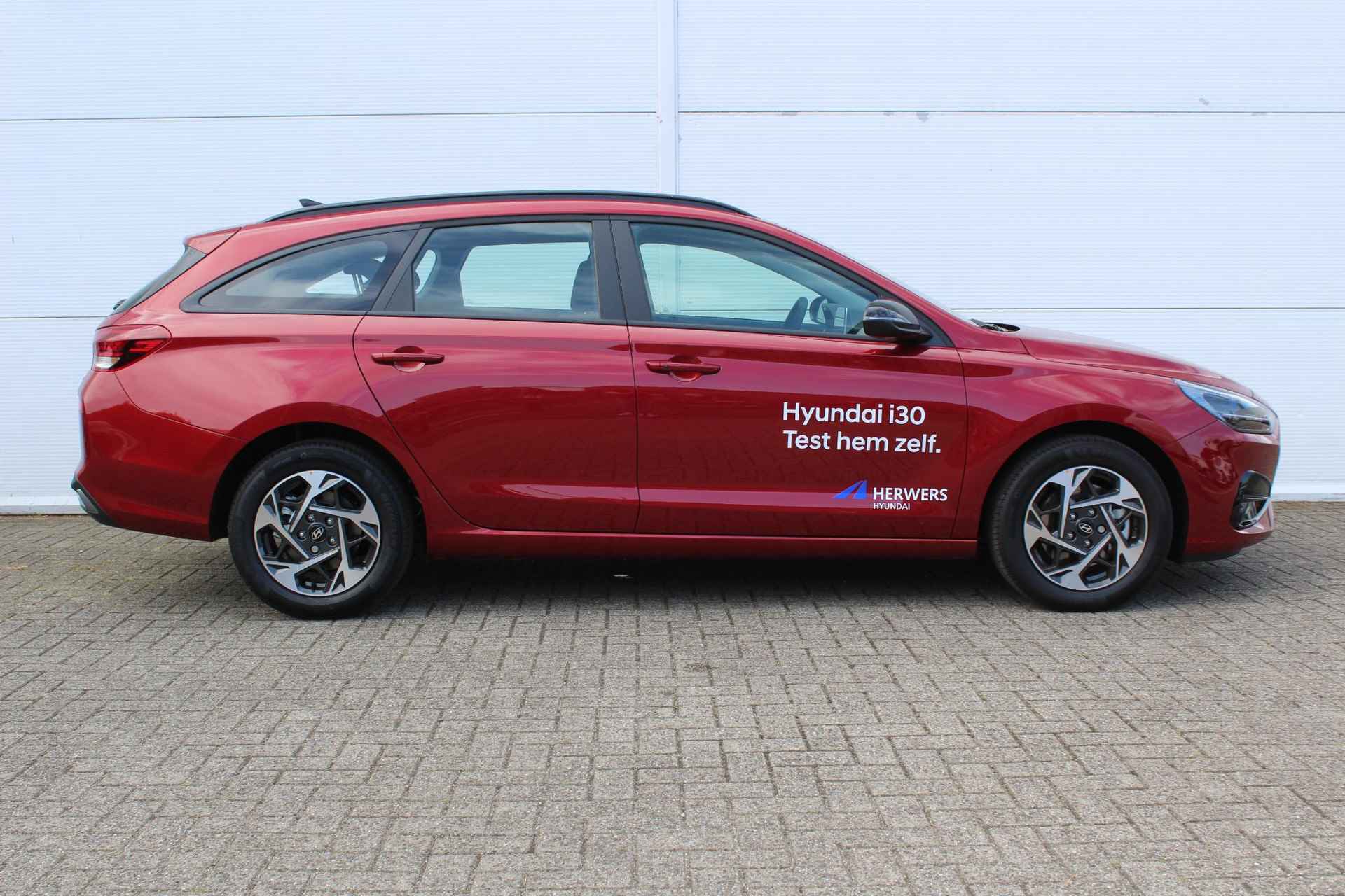 Hyundai i30 Wagon 1.0 T-GDi MHEV Comfort / Trekhaak! / Navigatie + Apple Carplay/Android Auto / Climate Control / Keyless Entry & Start / Achteruitrijcamera / Cruise Control / - 16/41