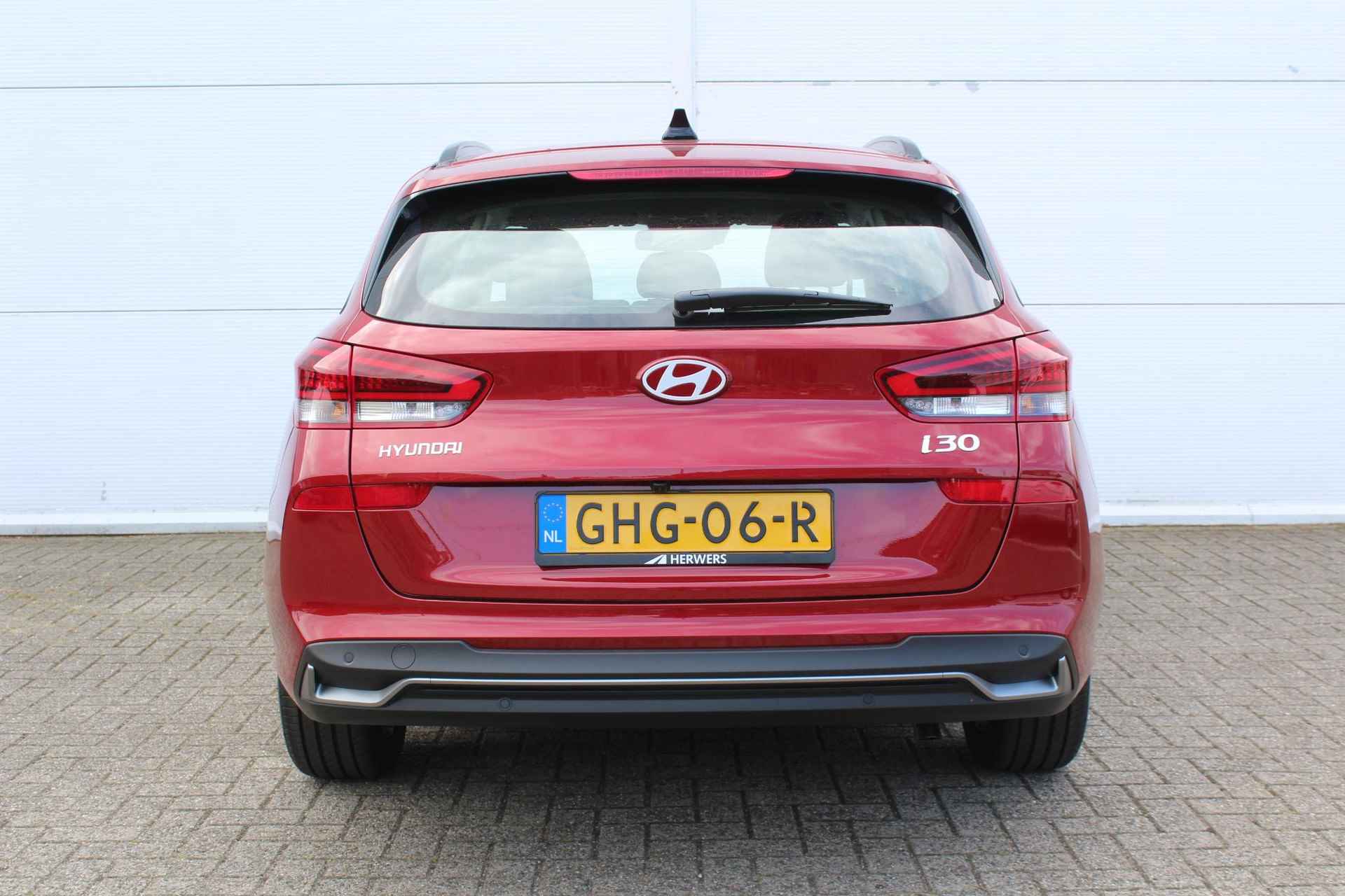 Hyundai i30 Wagon 1.0 T-GDi MHEV Comfort / Trekhaak! / Navigatie + Apple Carplay/Android Auto / Climate Control / Keyless Entry & Start / Achteruitrijcamera / Cruise Control / - 39/41