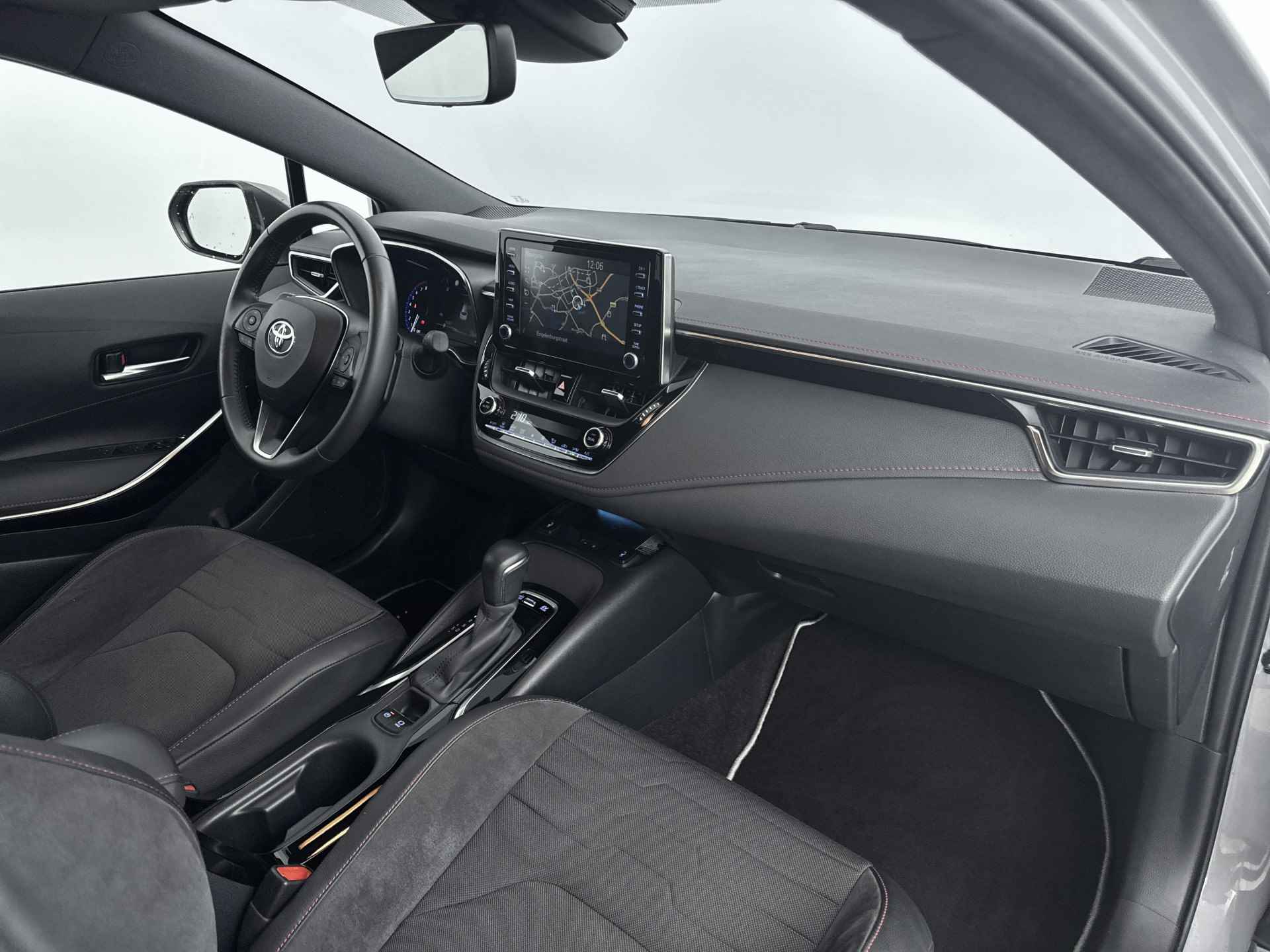 Toyota Corolla Touring Sports 2.0 Hybrid Executive Limited | Navigatie | Parkeerhulp | Elektrische achterklep | - 29/38