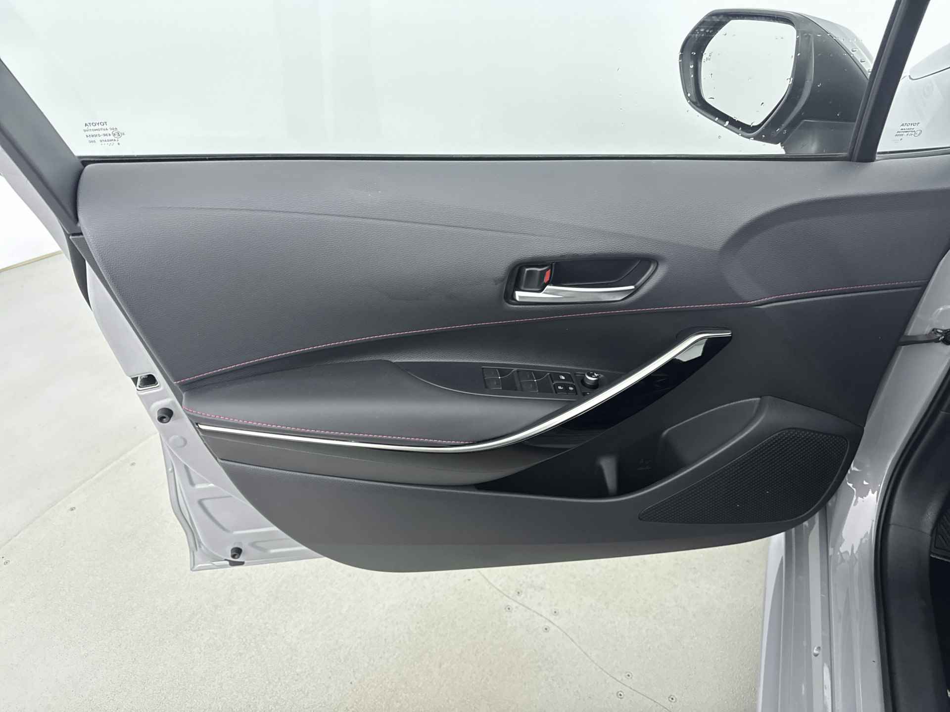 Toyota Corolla Touring Sports 2.0 Hybrid Executive Limited | Navigatie | Parkeerhulp | Elektrische achterklep | - 31/38