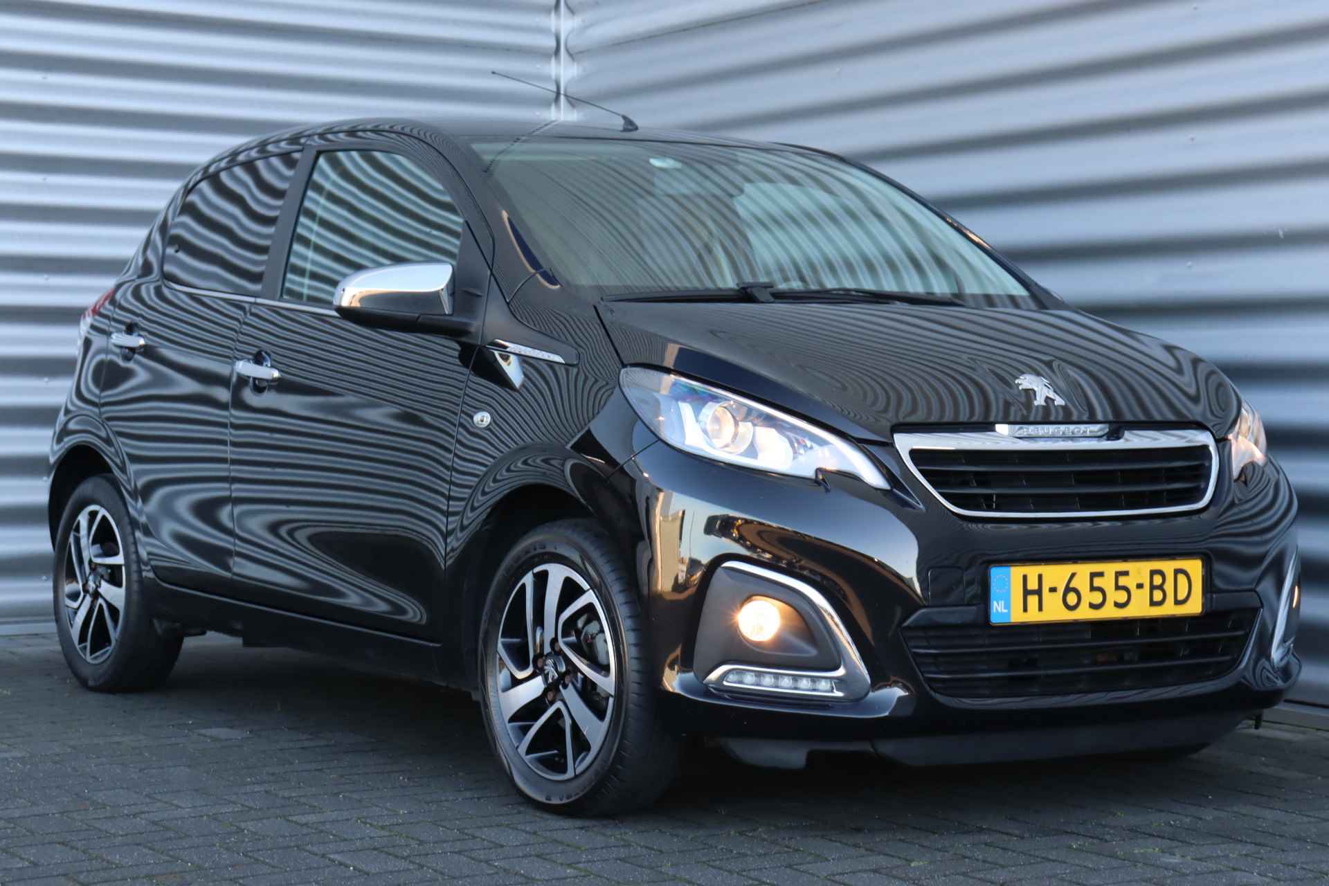 Peugeot 108 1.0 e-VTI 74PK ALLURE / NAVI / CLIMA / LED / 15" LMV / CAMERA / BLUETOOTH / 1E EIGENAAR / NIEUWSTAAT !! - 4/35