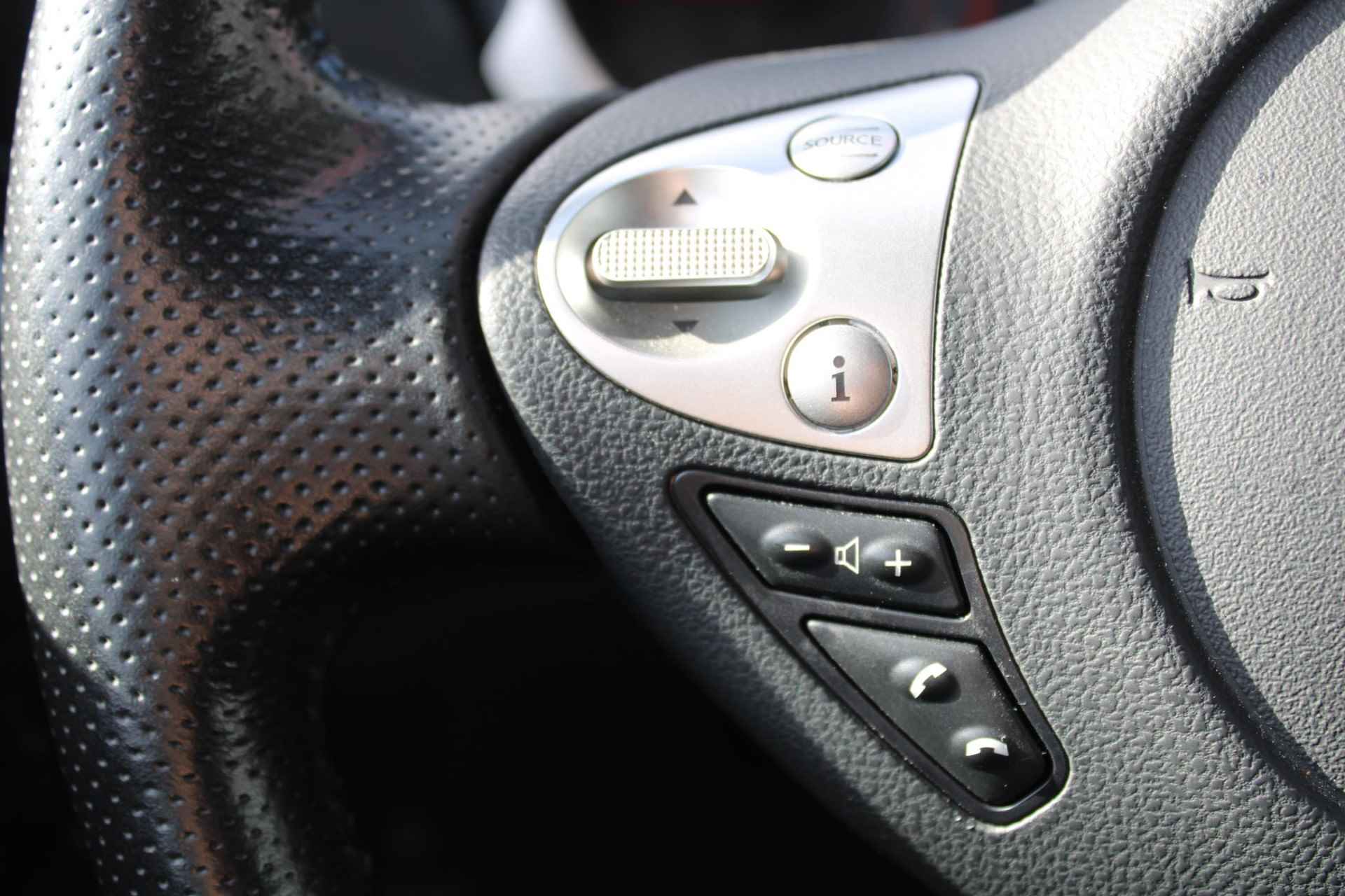 Nissan Juke 1.2 DIG-T S/S N-Connecta 115PK | Achteruitrijcamera | Navigatie | Cruise control | Elektrische zijspiegels | Climate control | Automatische regen/licht sensor | Keyless entry | - 32/40