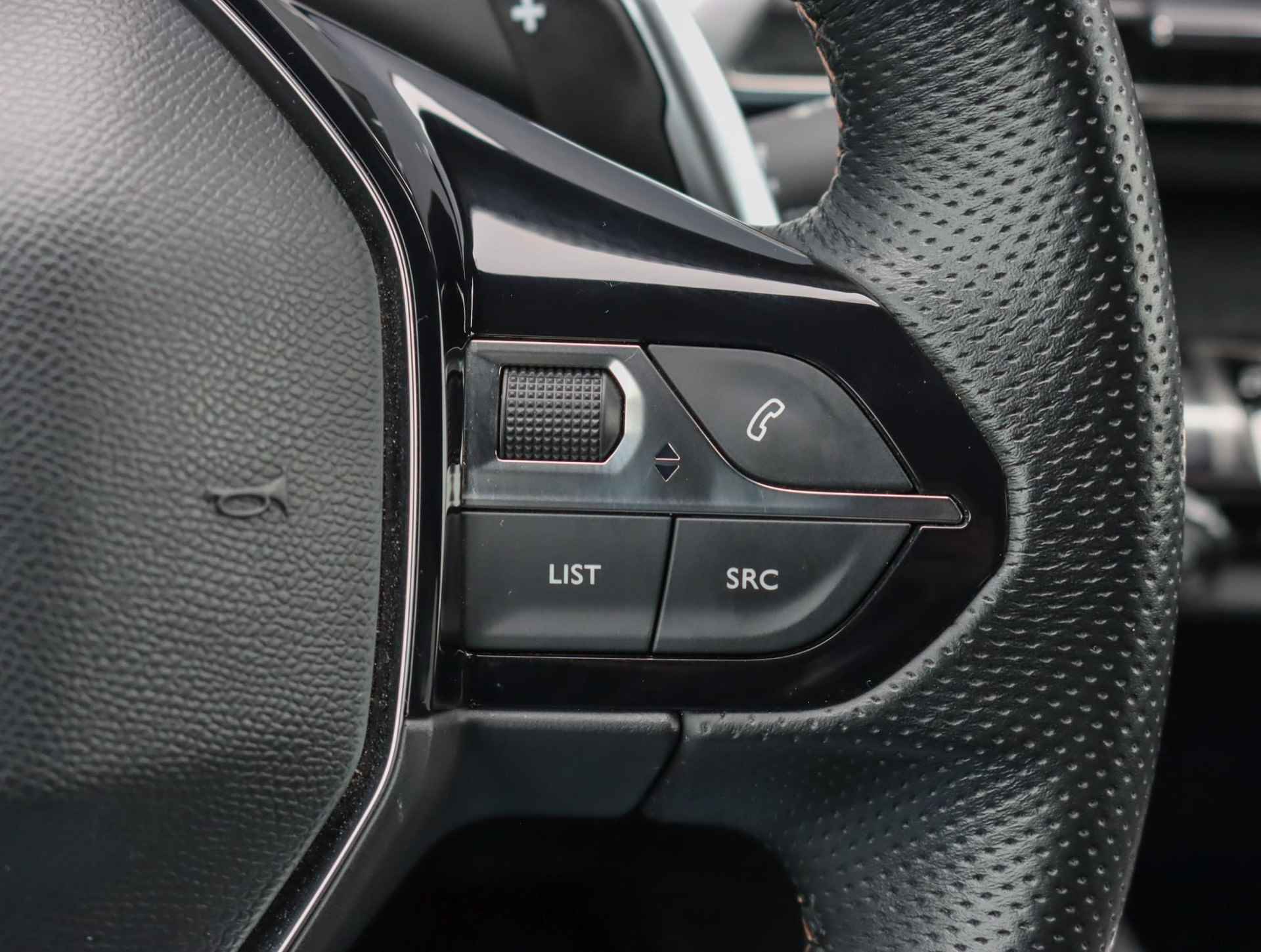 Peugeot 3008 SUV 1.6 180pk Automaat GT-Line | Apple carplay/Android auto | Stoelverwarming | Keyless entry/start - 16/48