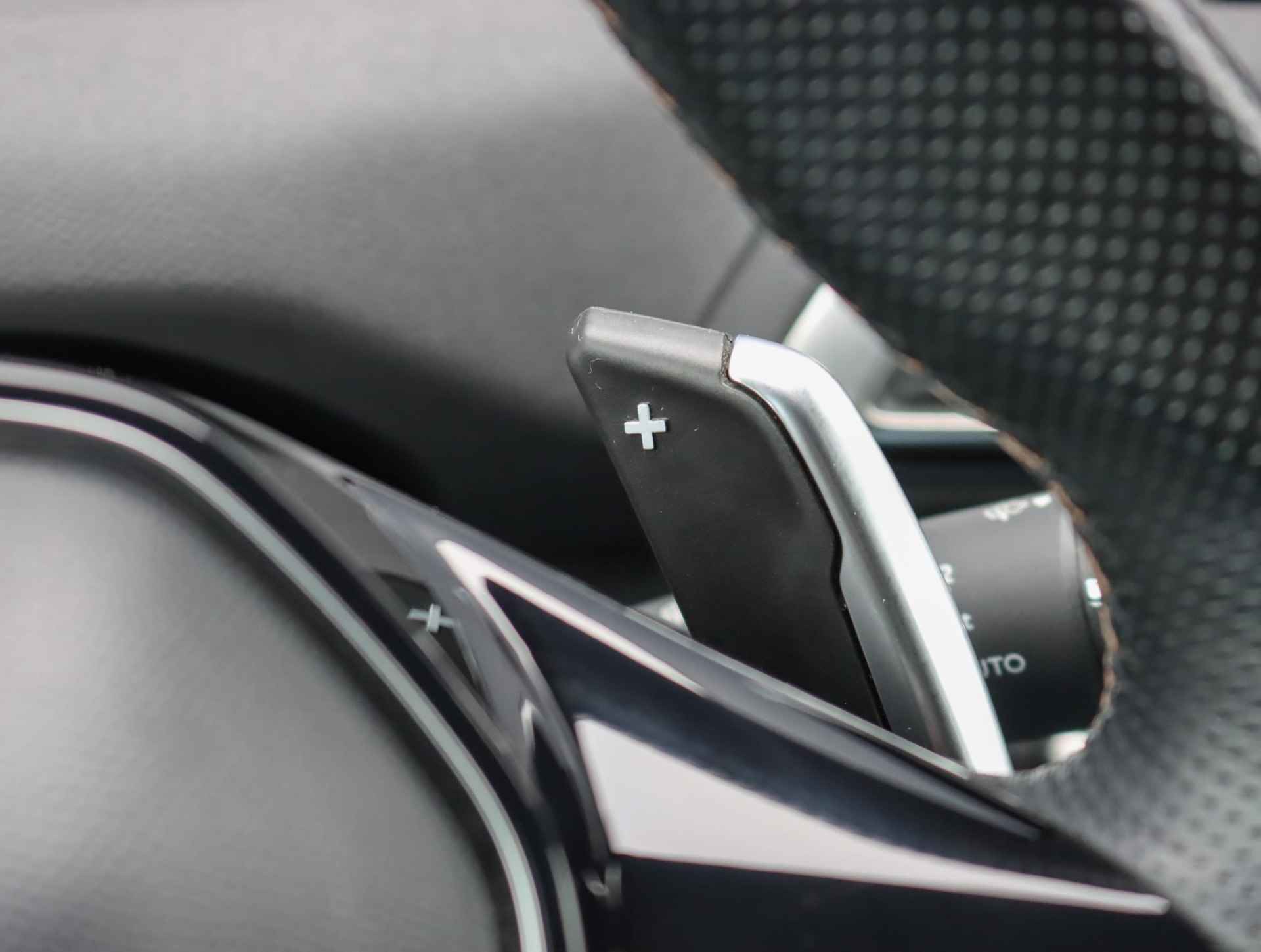 Peugeot 3008 SUV 1.6 180pk Automaat GT-Line | Apple carplay/Android auto | Stoelverwarming | Keyless entry/start - 17/48