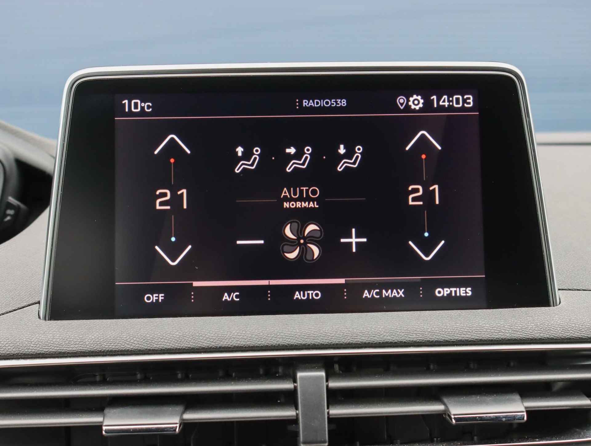 Peugeot 3008 SUV 1.6 180pk Automaat GT-Line | Apple carplay/Android auto | Stoelverwarming | Keyless entry/start - 23/48