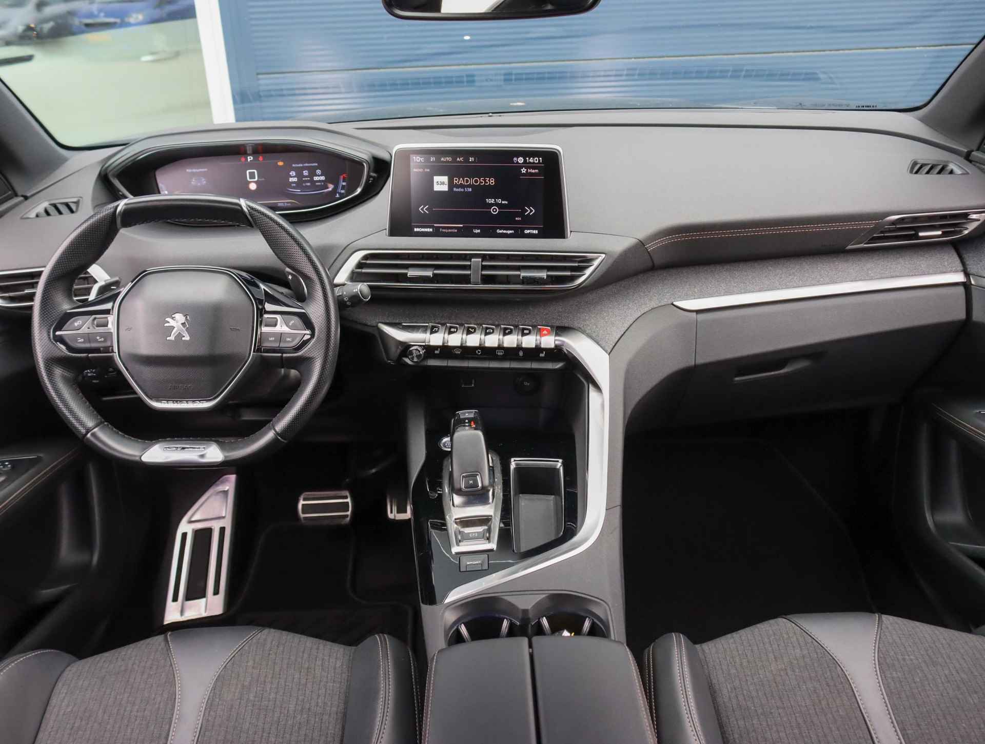 Peugeot 3008 SUV 1.6 180pk Automaat GT-Line | Apple carplay/Android auto | Stoelverwarming | Keyless entry/start - 35/48