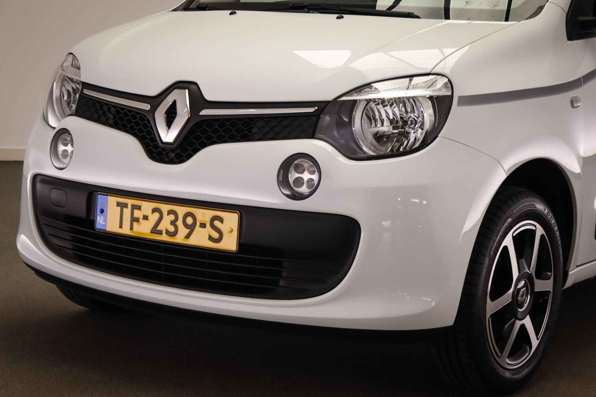 Renault Twingo 1.0 SCe 70 Limited | AIRCO | CRUISE | DAB | PARKEERSENSOR | 15" - 11/44