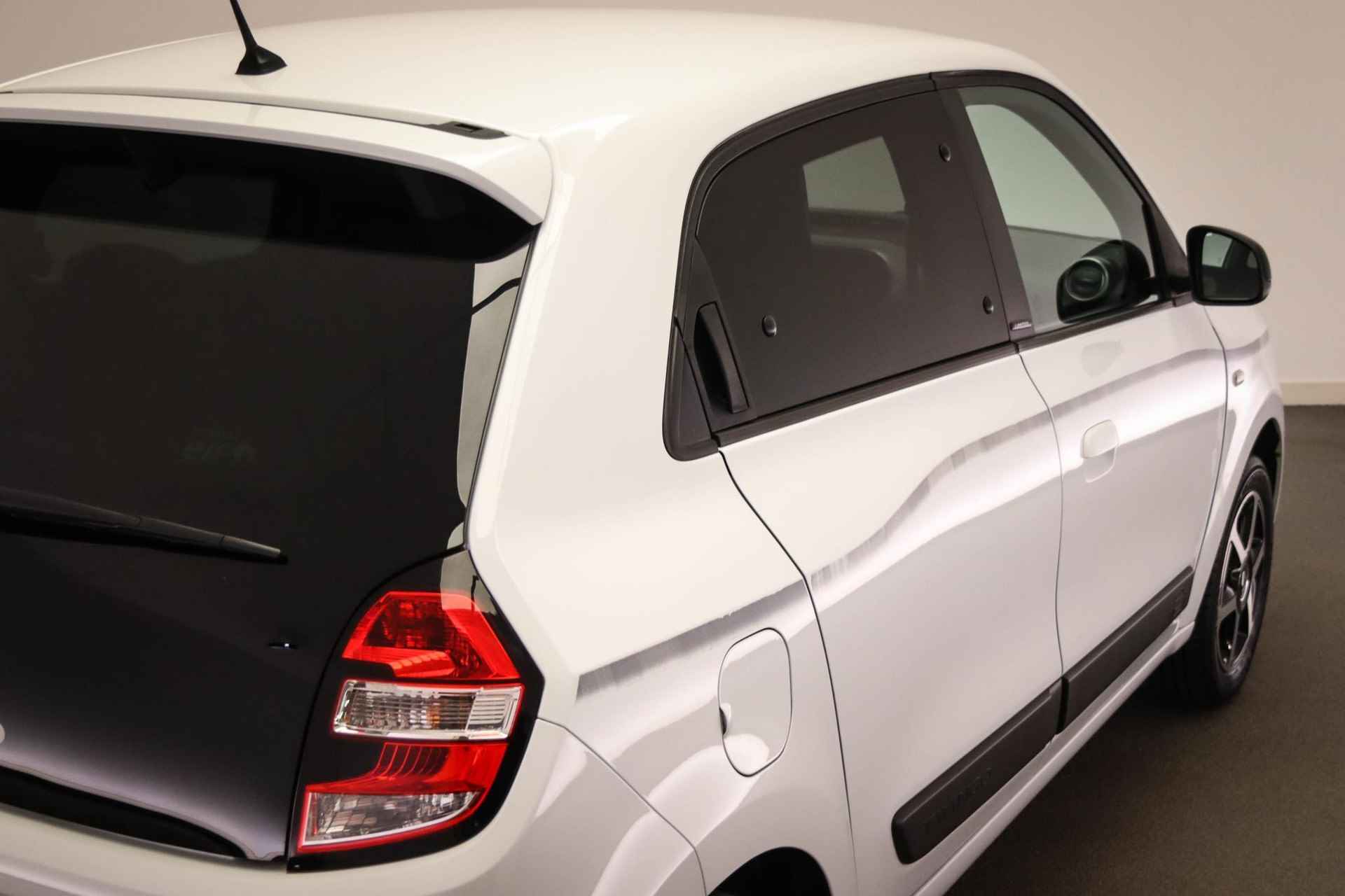 Renault Twingo 1.0 SCe 70 Limited | AIRCO | CRUISE | DAB | PARKEERSENSOR | 15" - 19/44