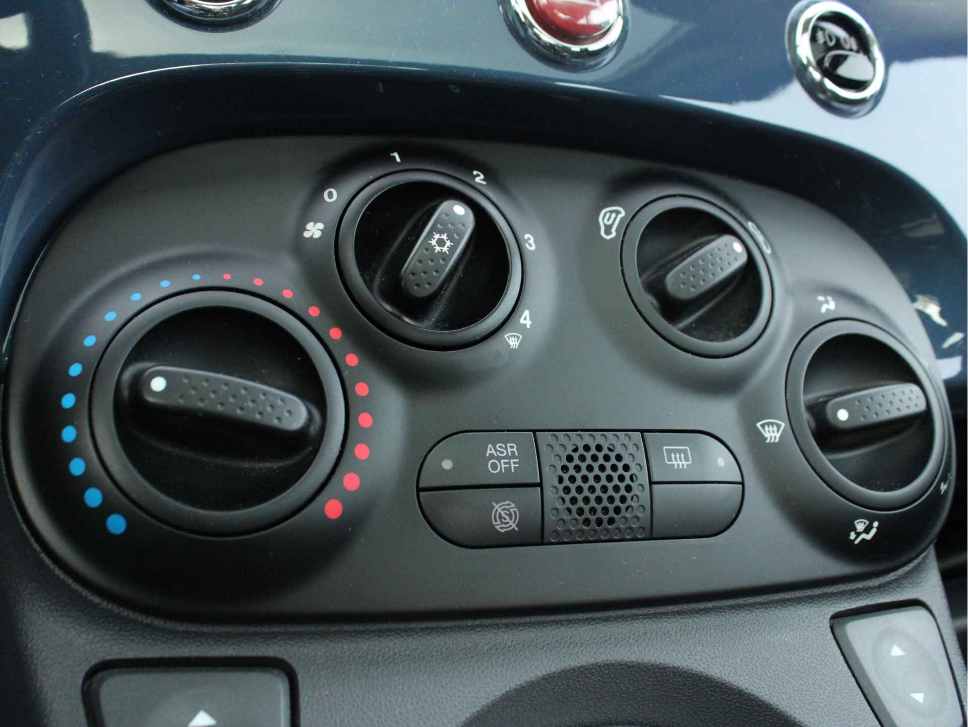 Fiat 500 0.9 TwinAir Lounge Automaat Panoramadak, Airco, Bluetooth, Parkeersensoren achter, Origineel Nederlandse Auto - 17/24