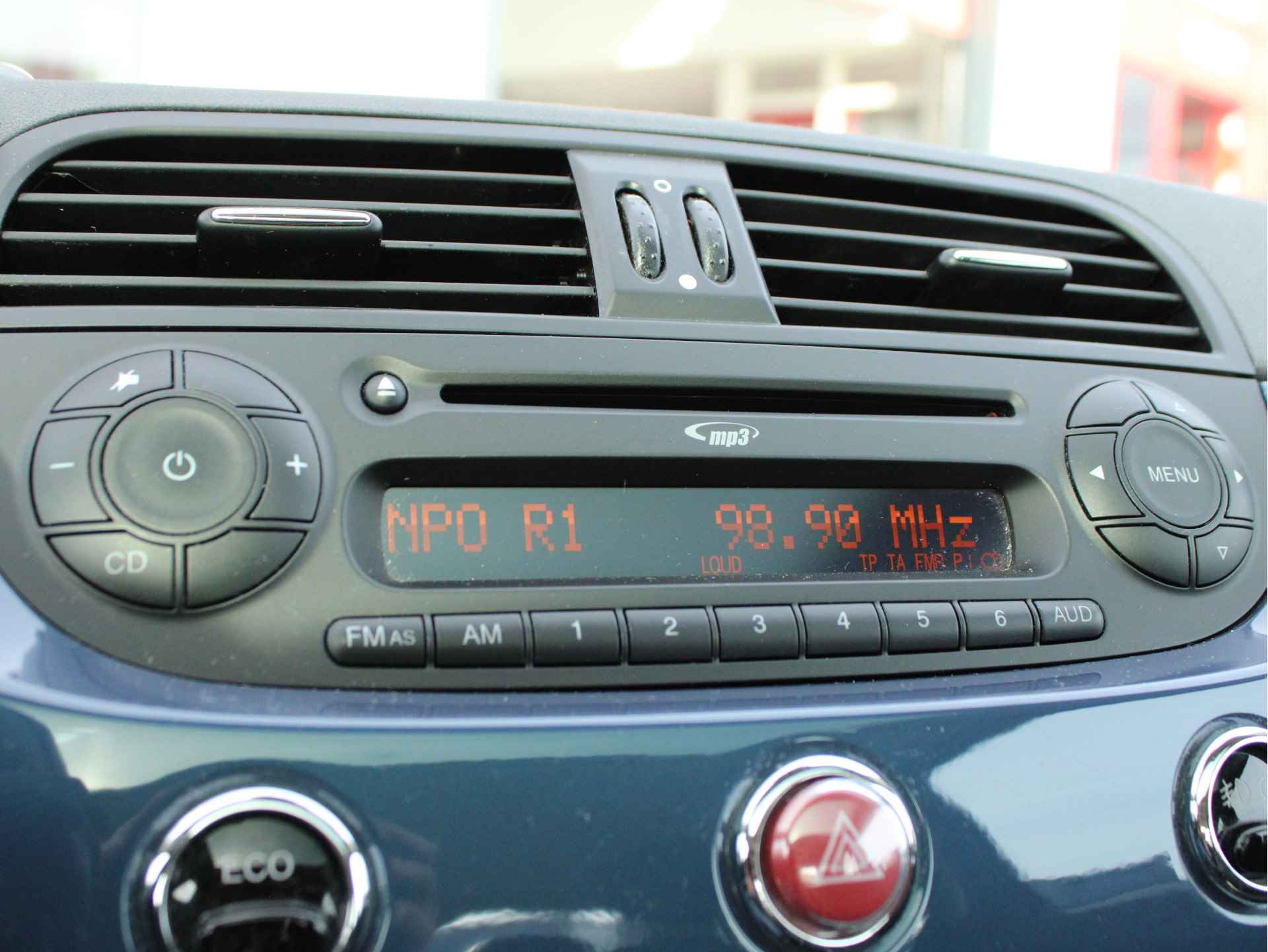 Fiat 500 0.9 TwinAir Lounge Automaat Panoramadak, Airco, Bluetooth, Parkeersensoren achter, Origineel Nederlandse Auto - 18/24