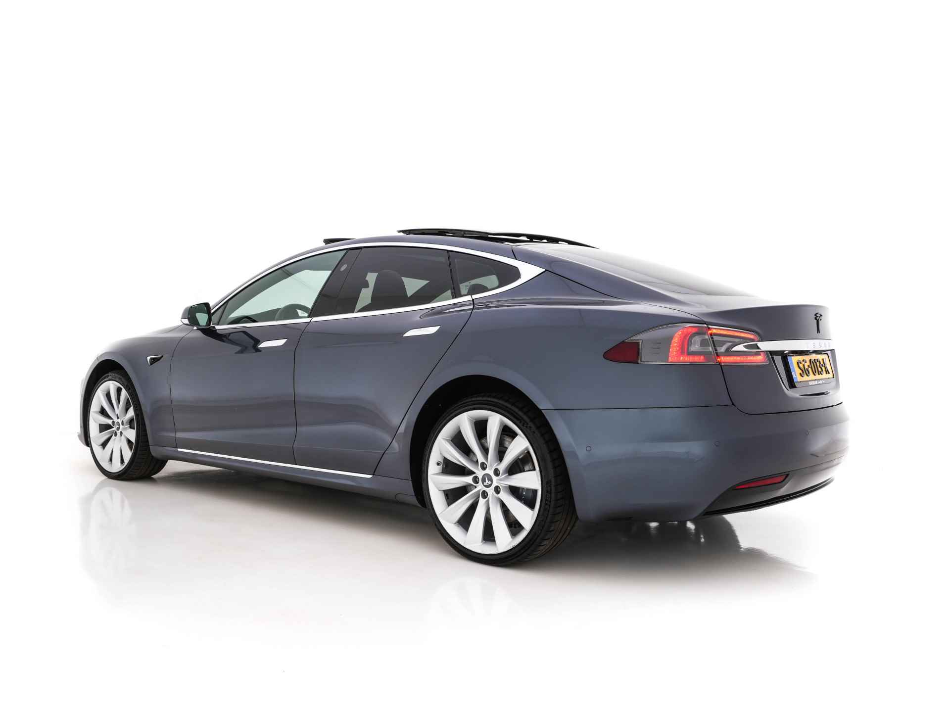 Tesla Model S 100D (INCL-BTW) *PANO | NAPPA-VOLLEDER | AUTO-PILOT | AIR-SUSPENSION | FULL-LED |  ADAPTIVE-CRUISE | KEYLESS | MEMORY-PACK | SURROUND-VIEW | VIRTUAL-COCKPIT | SPORT-SEATS | 21''ALU* - 4/34