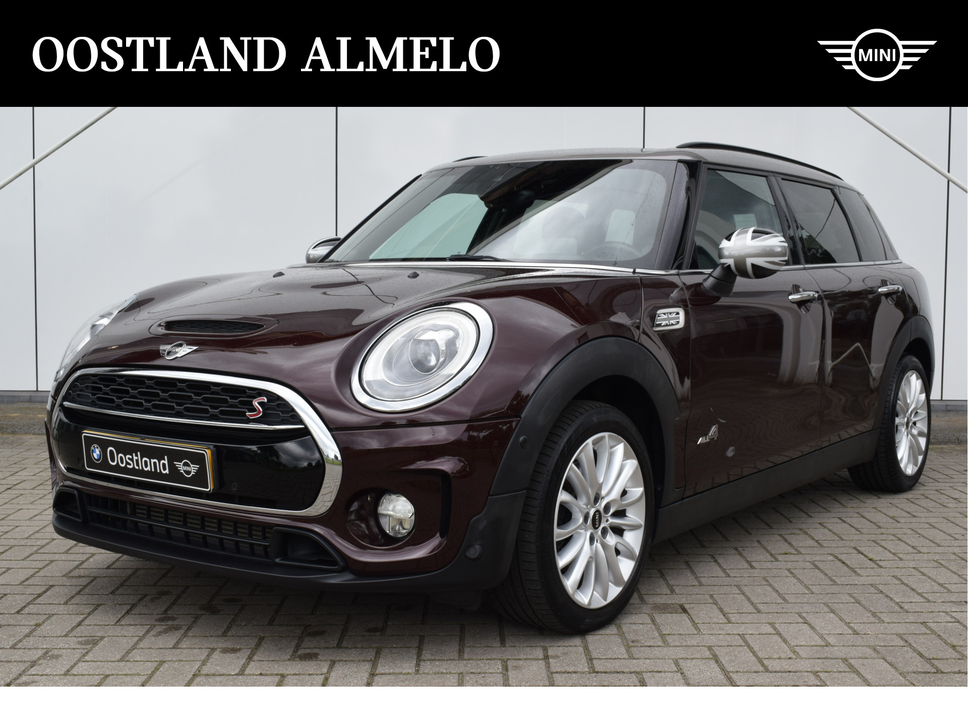 MINI Clubman Cooper S ALL4 Chili Automaat / Sportstoelen / Stoelverwarming / LED / Comfort Access / Achteruitrijcamera / Park Assistant / Harman Kardon