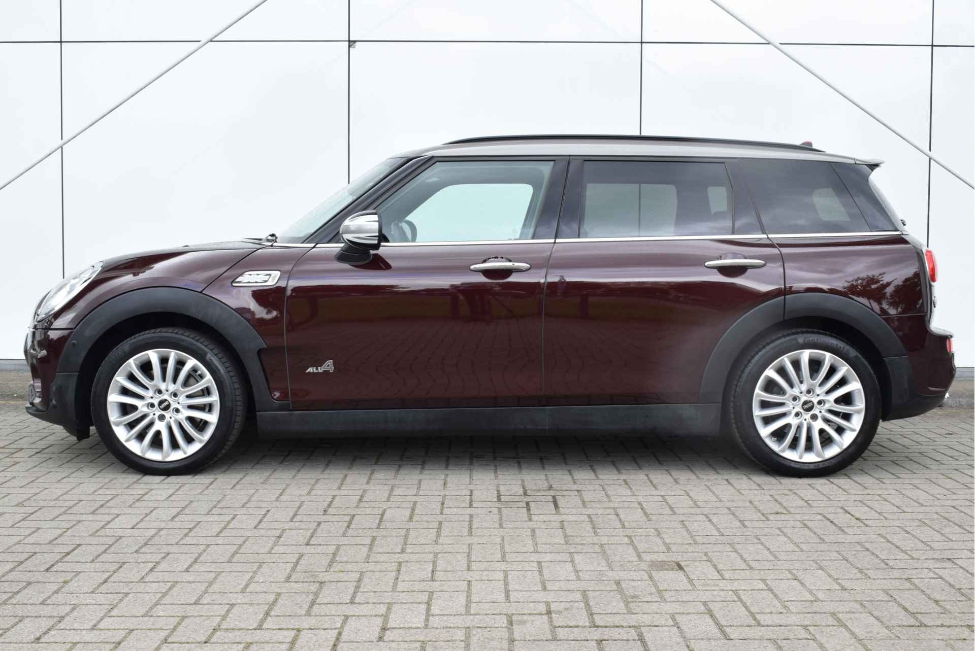 MINI Clubman Cooper S ALL4 Chili Automaat / Sportstoelen / Stoelverwarming / LED / Comfort Access / Achteruitrijcamera / Park Assistant / Harman Kardon - 3/29