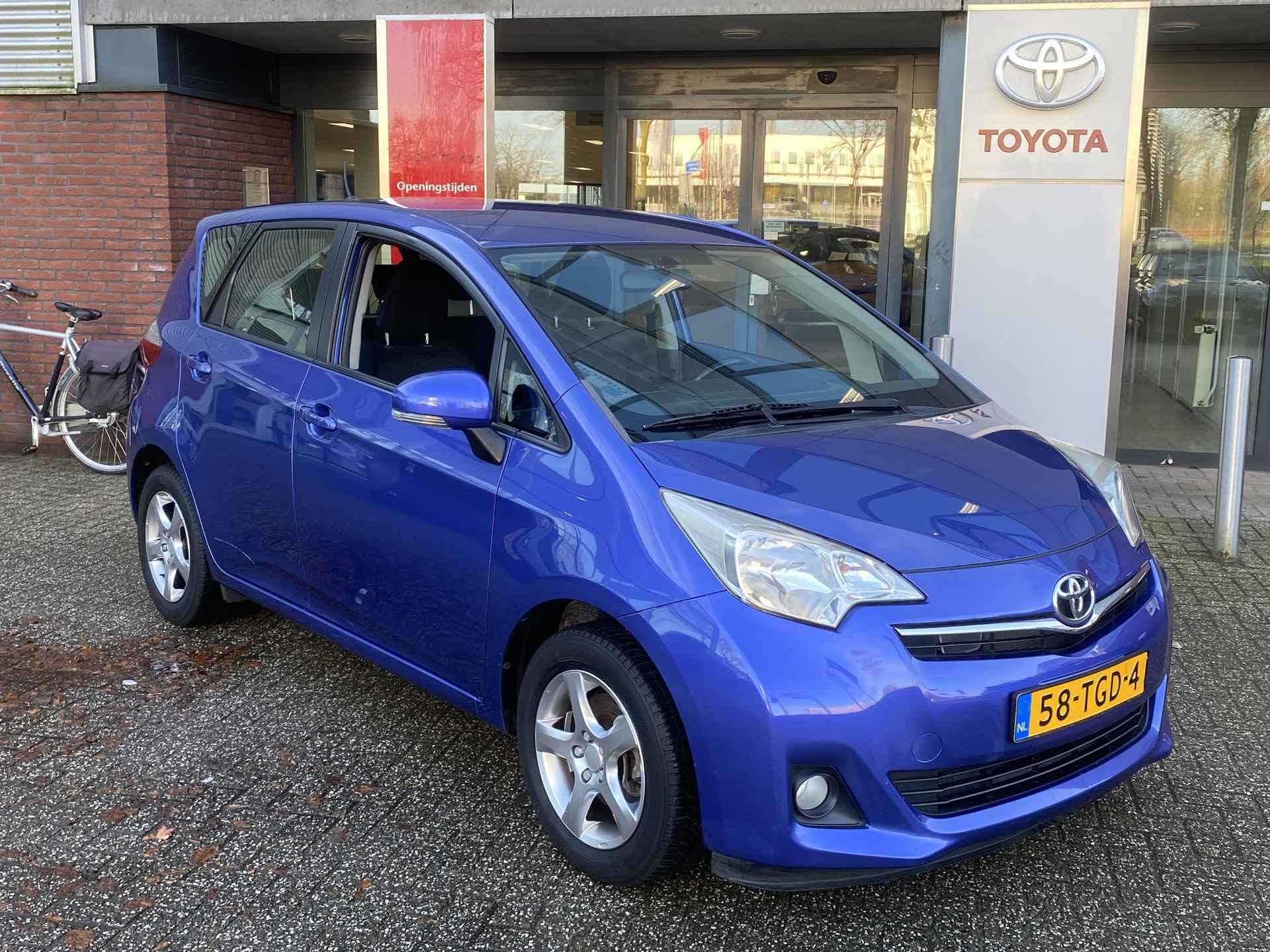 Toyota Verso-S 1.3 VVT-i Aspiration CAMERA CLIMA TREKHAAK LM-VELGEN NL-AUTO - 2/19