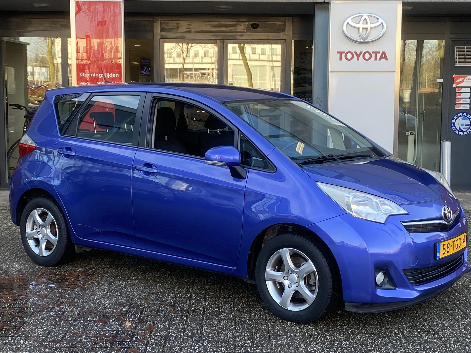 Toyota Verso-S 1.3 VVT-i Aspiration CAMERA CLIMA TREKHAAK LM-VELGEN NL-AUTO