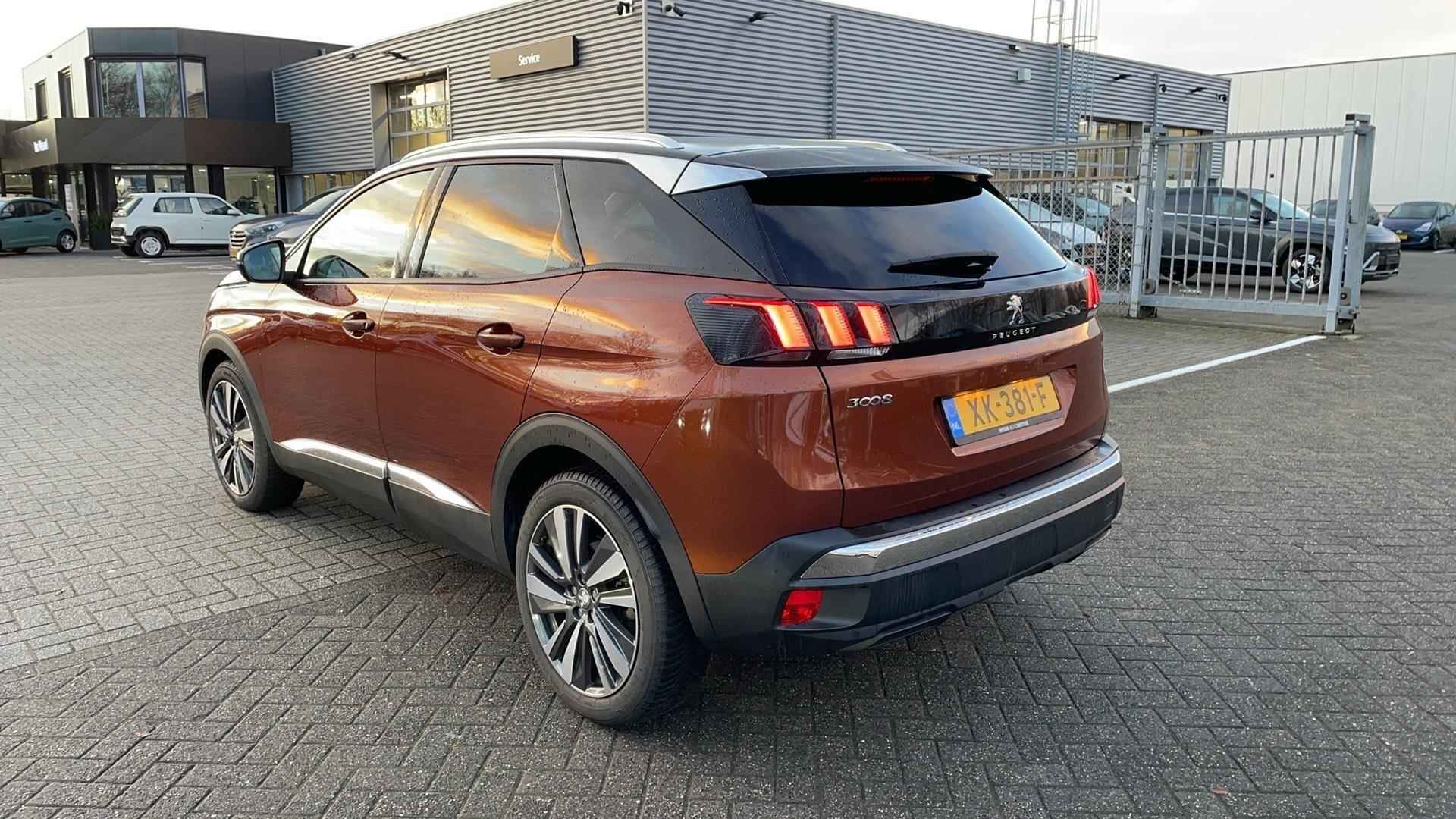 Peugeot 3008 1.2 PureTech Allure - 2/20