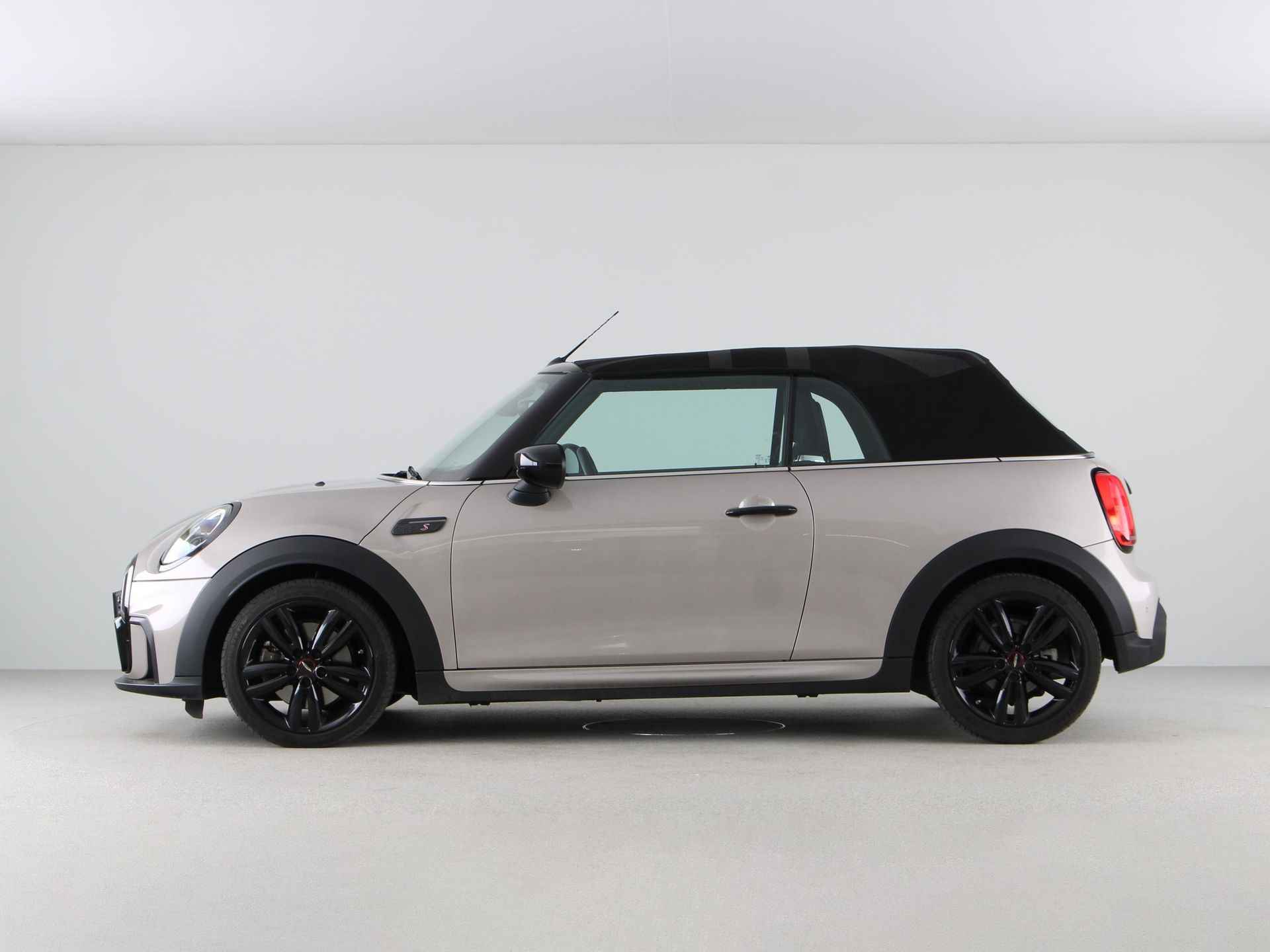 MINI Cabrio Cooper S Rockingham GT Edition Aut. - 31/34