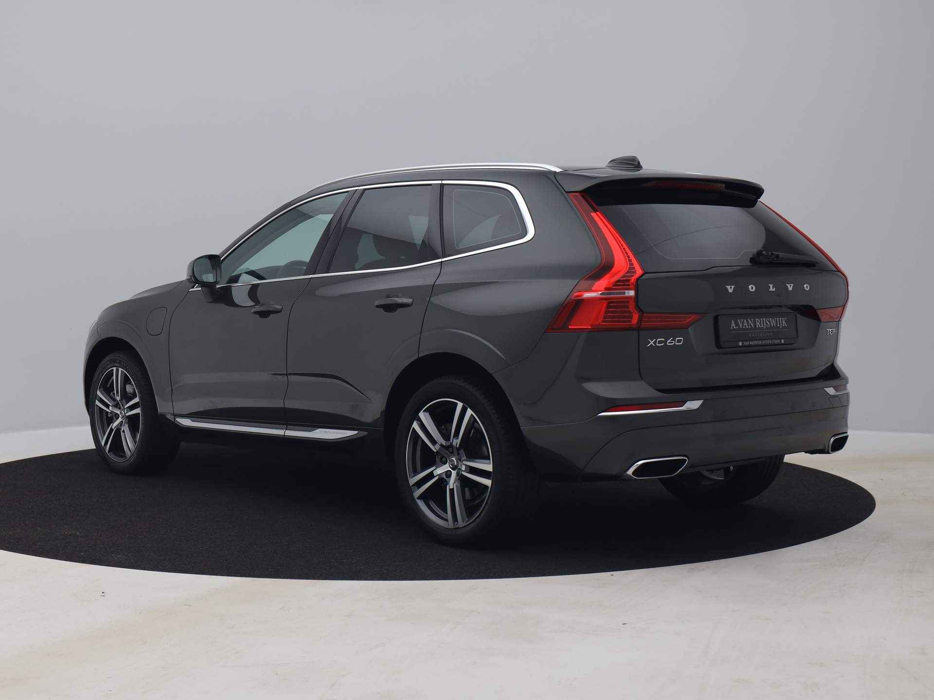 Volvo XC60 2.0 T8 Twin Engine AWD Inscription | PANO | HUD | CAMERA | STOELVERW. - 4/36