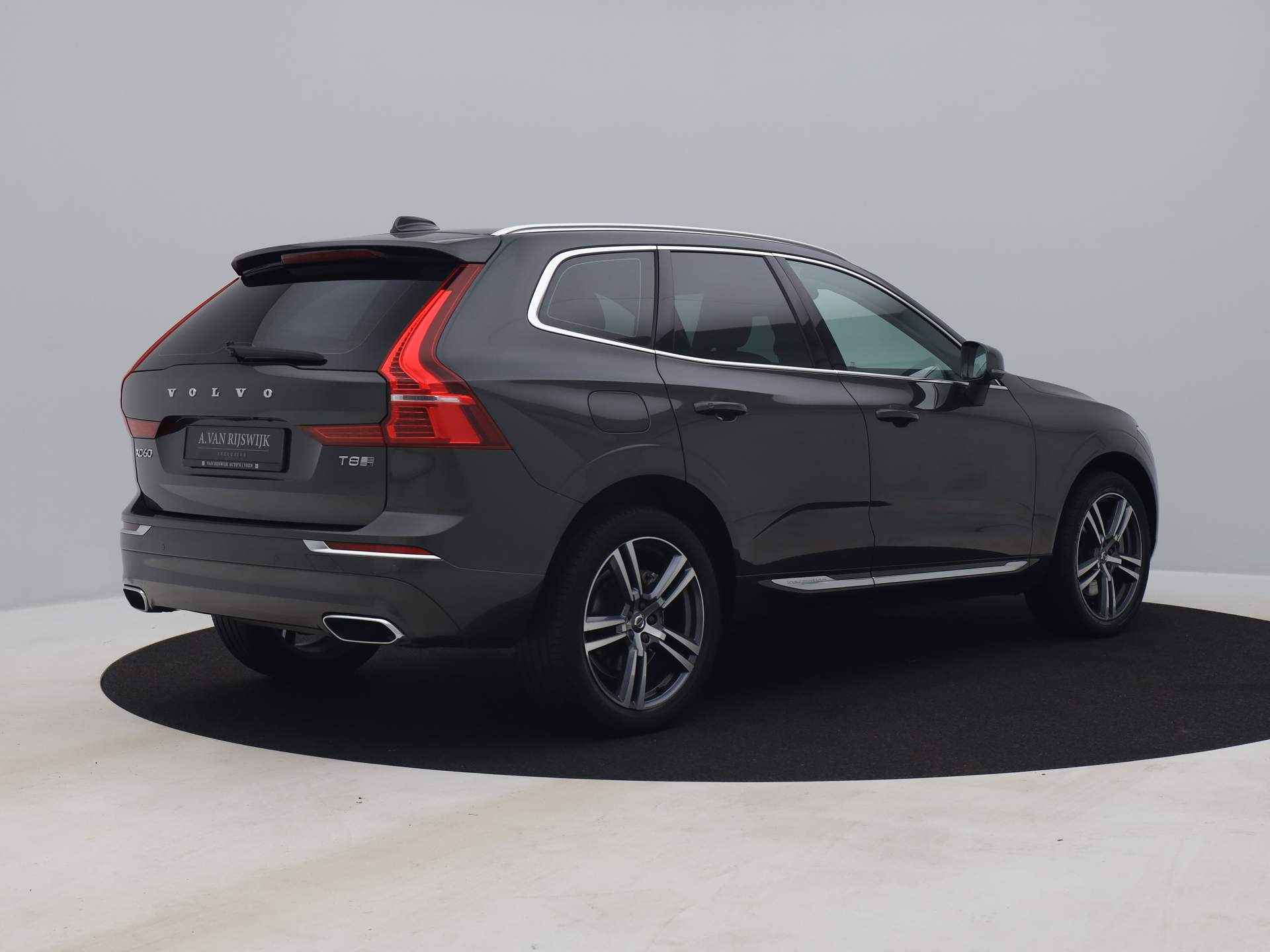 Volvo XC60 2.0 T8 Twin Engine AWD Inscription | PANO | HUD | CAMERA | STOELVERW. - 5/36