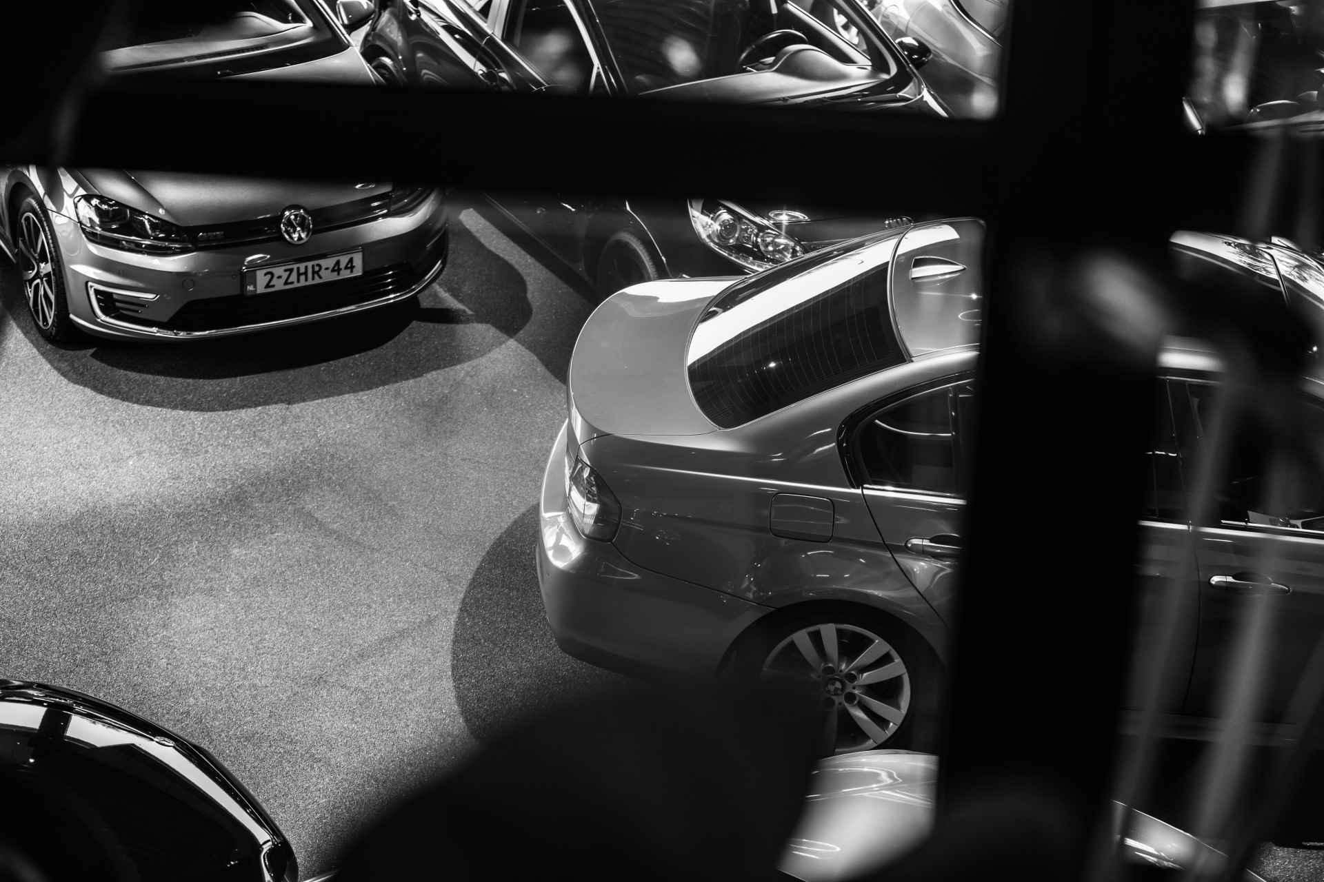 BMW 3 Serie 318i Edition Luxury Sport Automaat (GROOT NAVI, DIGITAL COCKPIT, STUUR/STOELVERWARMING, LEDEREN SPORTSTOELEN, ZWART HEMEL, CAMERA, LED KOPLAMPEN, NIEUWE APK, NIEUWSTAAT) - 42/42