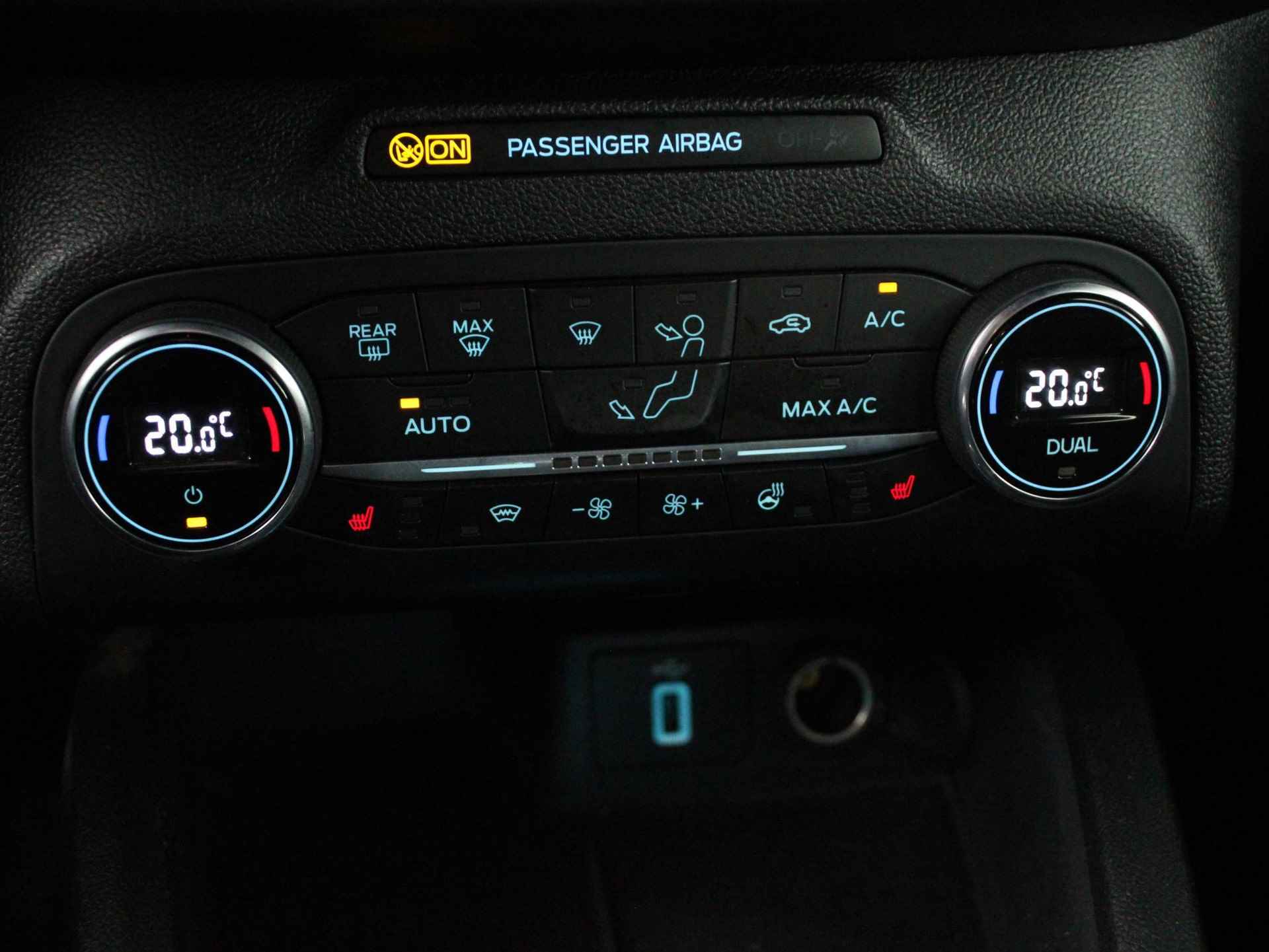 Ford Focus 1.5 EcoBlue ST Line Business  | Navi | Clima | Trekhaak | PDC | LMV | Cruise | Bluetooth | B&O Audio | - 14/46