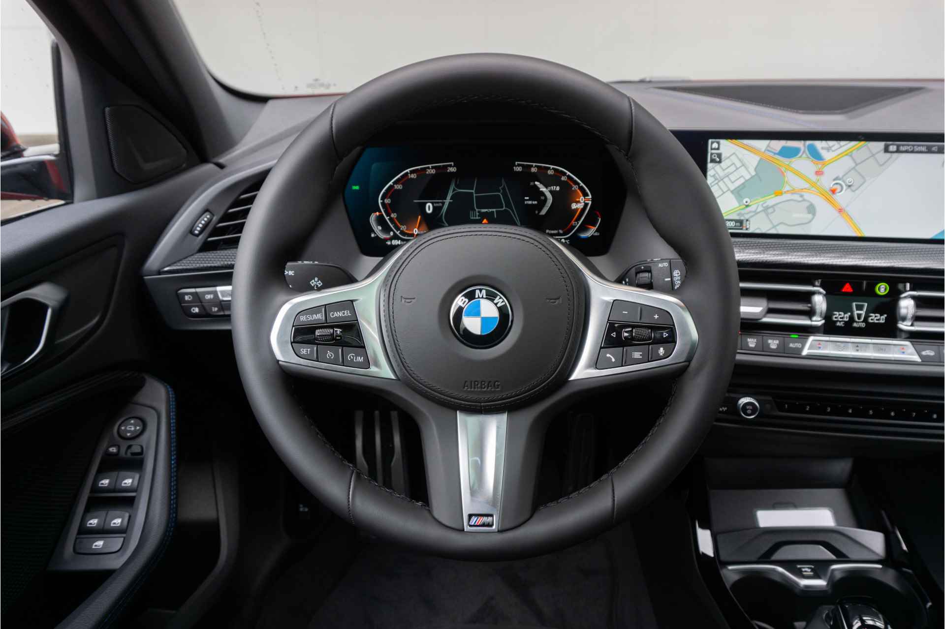 BMW 1 Serie 5-deurs 118i High Executive M Sport Pro Pack / Achteruitrijcamera / Glazen panoramadak / Elektrisch verwarmde voorstoelen - 7/45