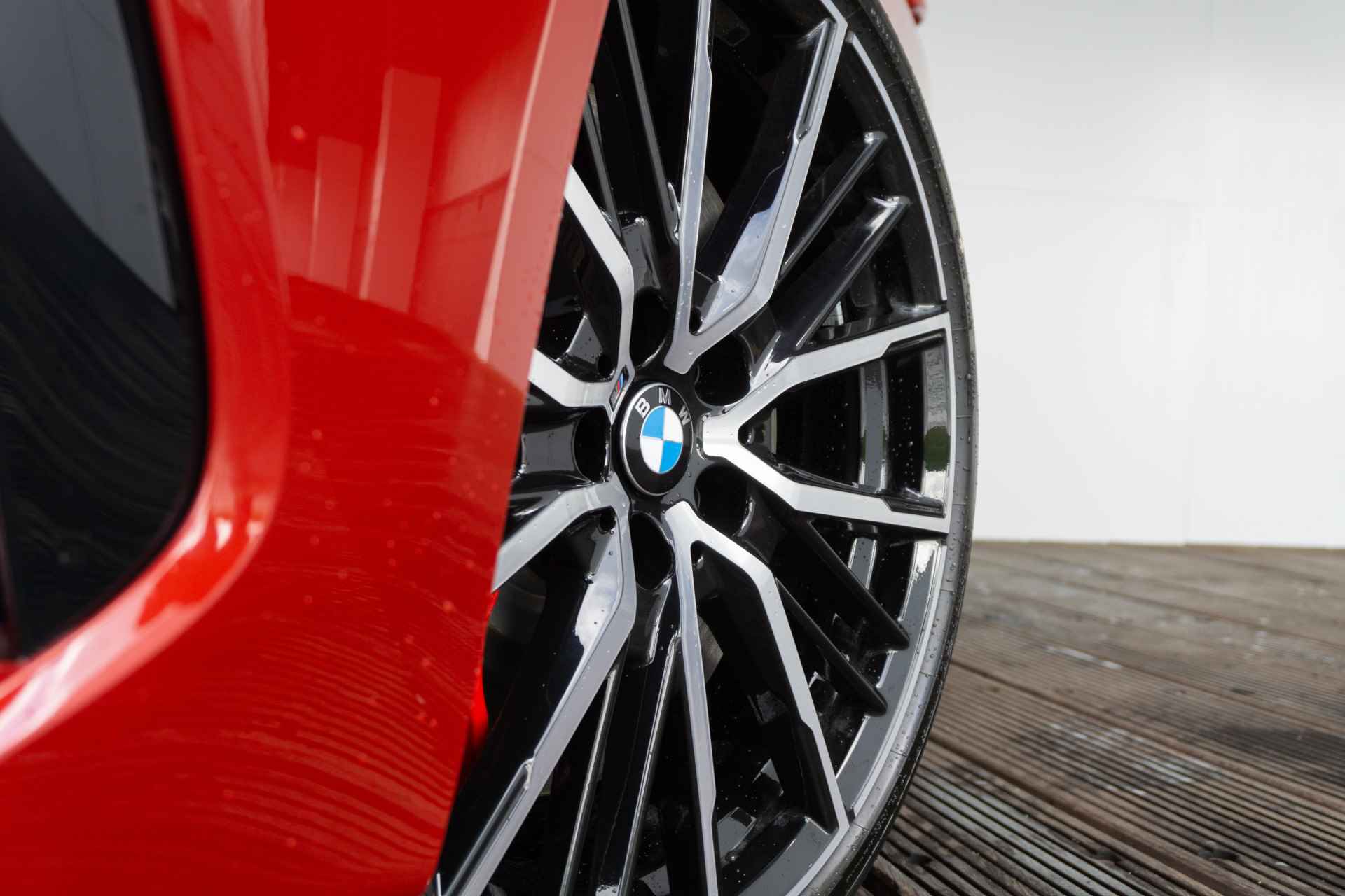 BMW 1 Serie 5-deurs 118i High Executive M Sport Pro Pack / Achteruitrijcamera / Glazen panoramadak / Elektrisch verwarmde voorstoelen - 23/45